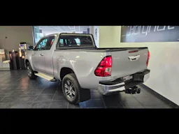Toyota Hilux 2.4 D-4D 150ch X-Tra Cabine Légende 4WD RC23 occasion - Photo 7