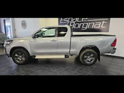 Toyota Hilux 2.4 D-4D 150ch X-Tra Cabine Légende 4WD RC23 occasion - Photo 8