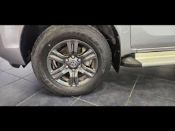 Toyota Hilux  2.4 D-4D 150ch X-Tra Cabine Légende 4WD RC23 occasion - Photo 9
