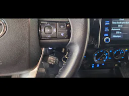 Toyota Hilux 2.4 D-4D 150ch X-Tra Cabine Légende 4WD RC23 occasion - Photo 20