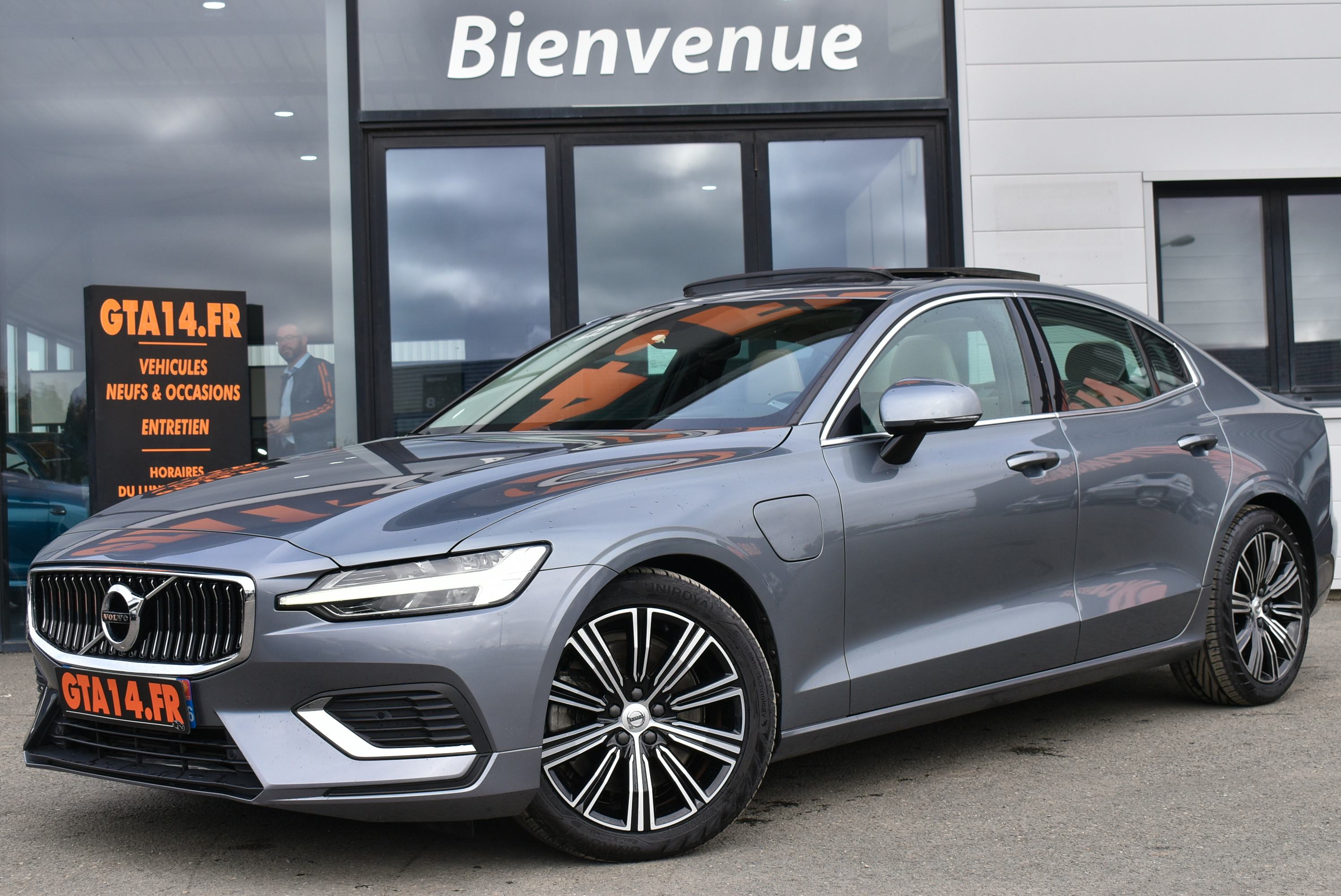 Volvo S60 T8 TWIN ENGINE 303 + 87CH INSCRIPTION FIRST EDITION GEARTRONIC 8 occasion