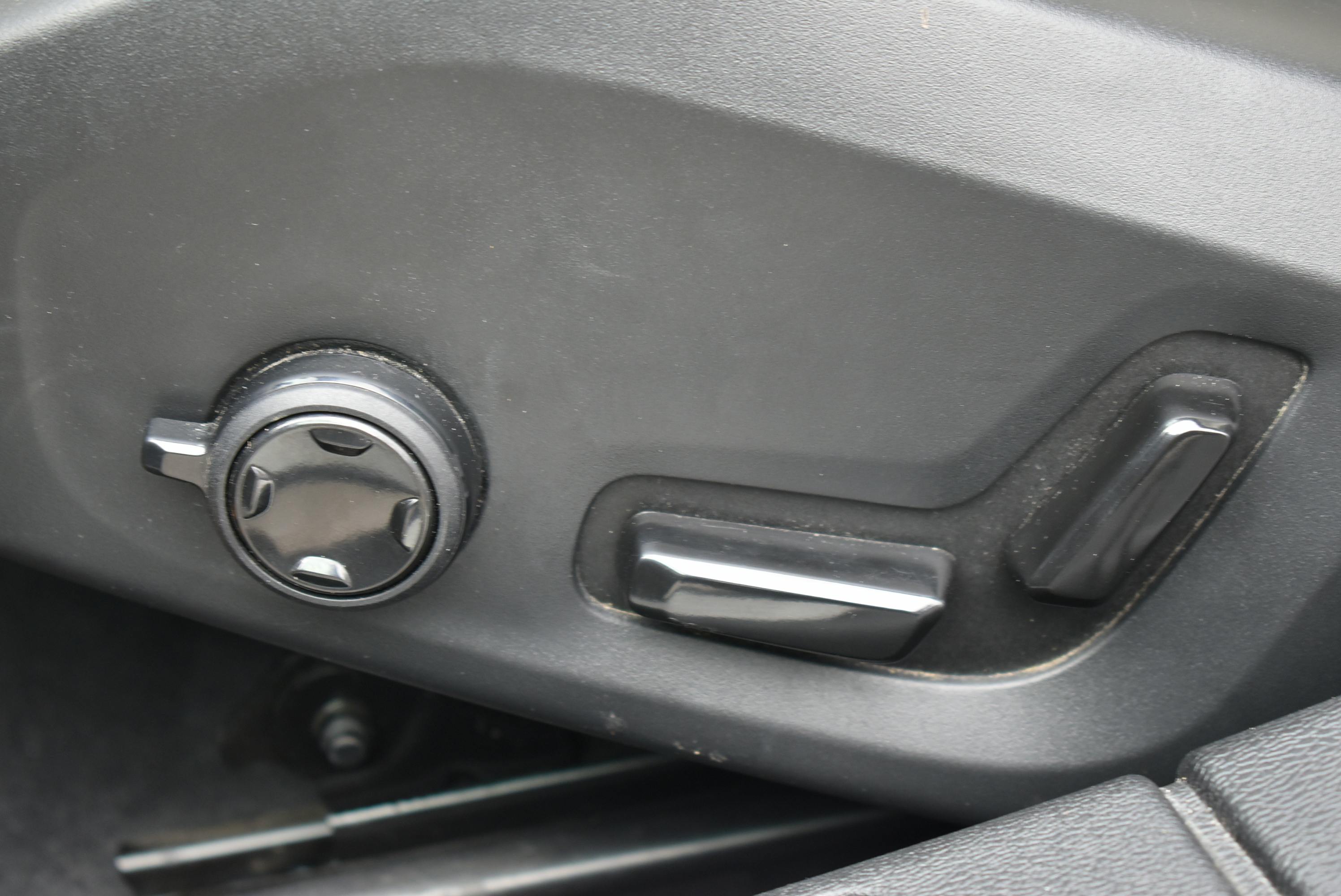 Volvo S60  T8 TWIN ENGINE 303 + 87CH INSCRIPTION FIRST EDITION GEARTRONIC 8 occasion - Photo 10
