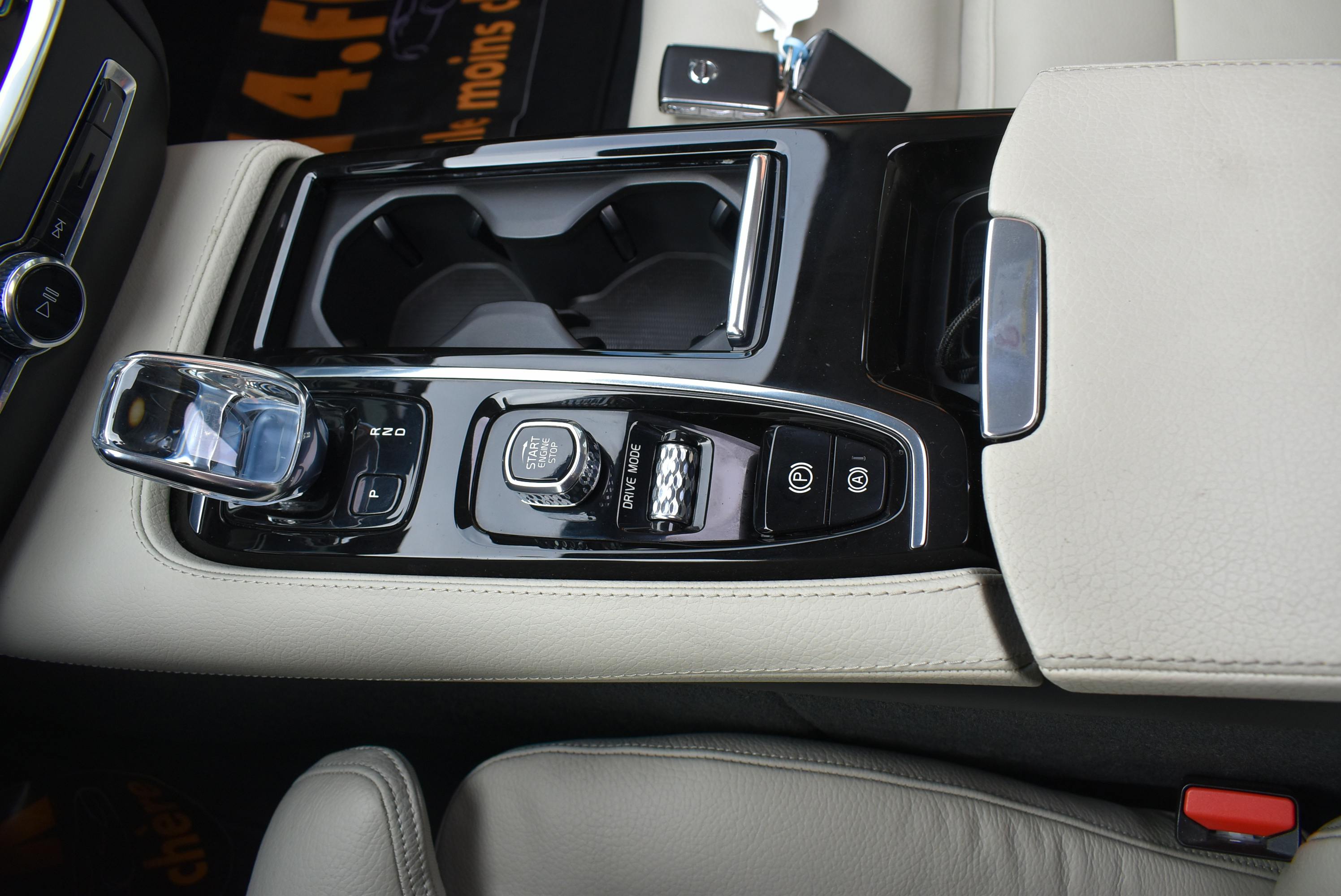 Volvo S60  T8 TWIN ENGINE 303 + 87CH INSCRIPTION FIRST EDITION GEARTRONIC 8 occasion - Photo 14
