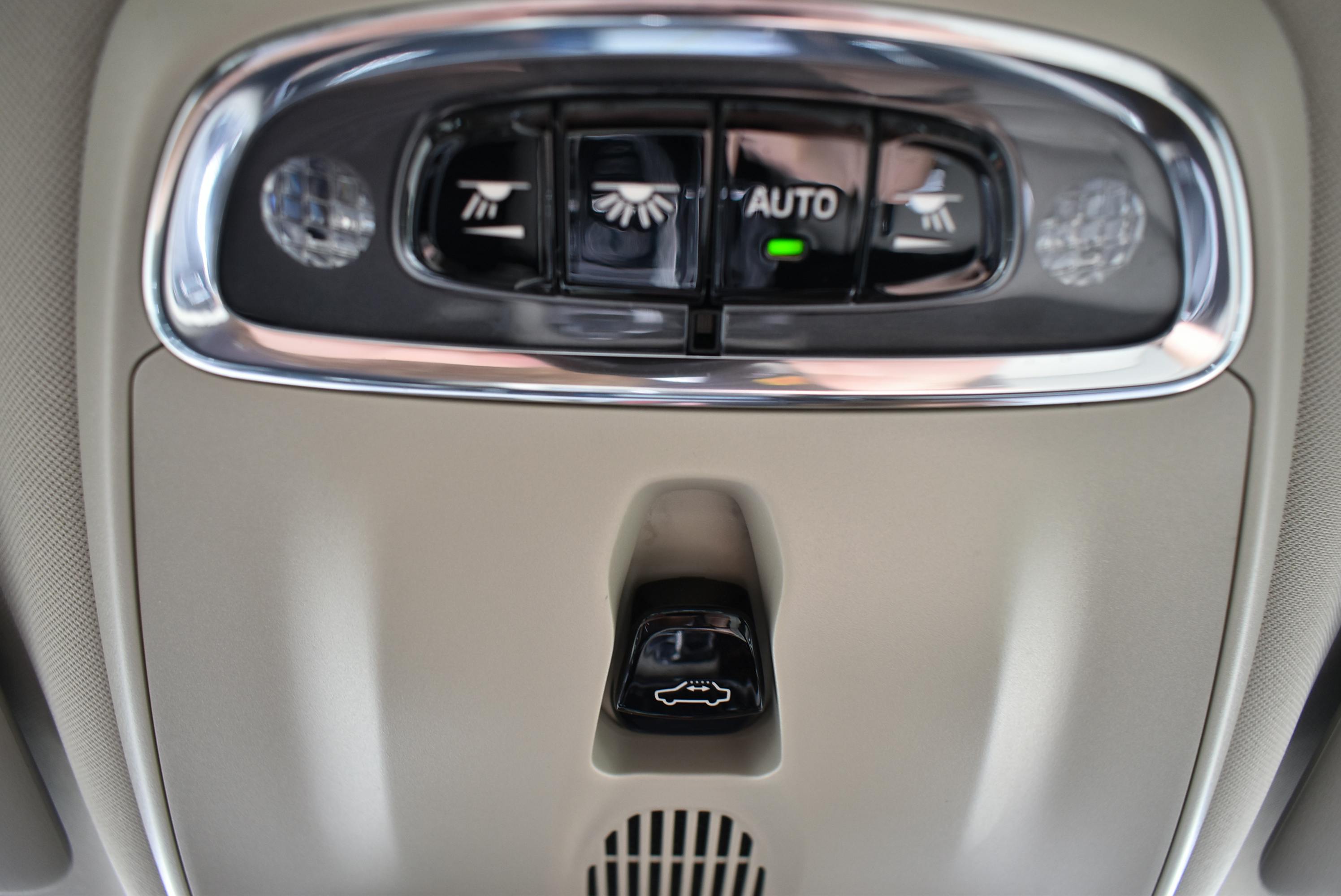 Volvo S60  T8 TWIN ENGINE 303 + 87CH INSCRIPTION FIRST EDITION GEARTRONIC 8 occasion - Photo 38