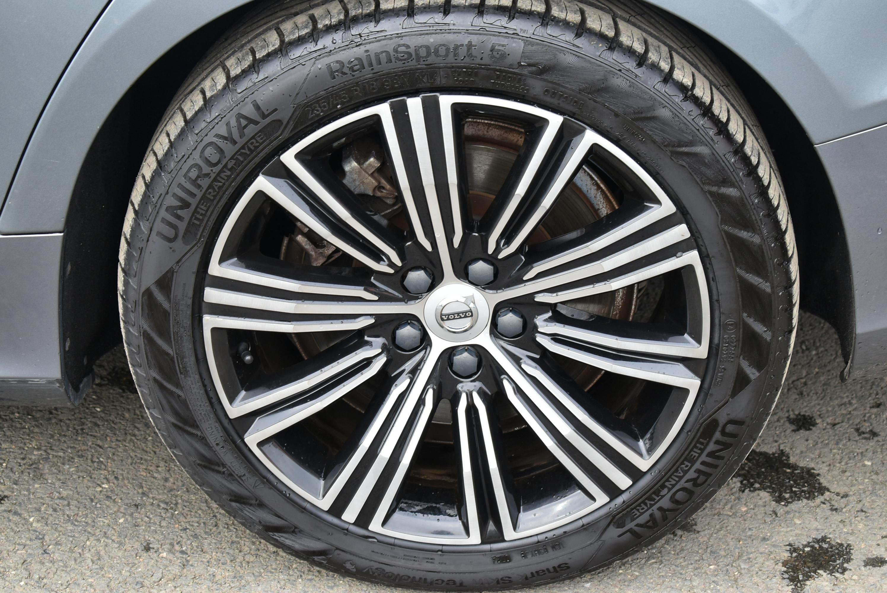 Volvo S60  T8 TWIN ENGINE 303 + 87CH INSCRIPTION FIRST EDITION GEARTRONIC 8 occasion - Photo 39