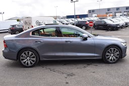 Volvo S60  T8 TWIN ENGINE 303 + 87CH INSCRIPTION FIRST EDITION GEARTRONIC 8 occasion - Photo 4