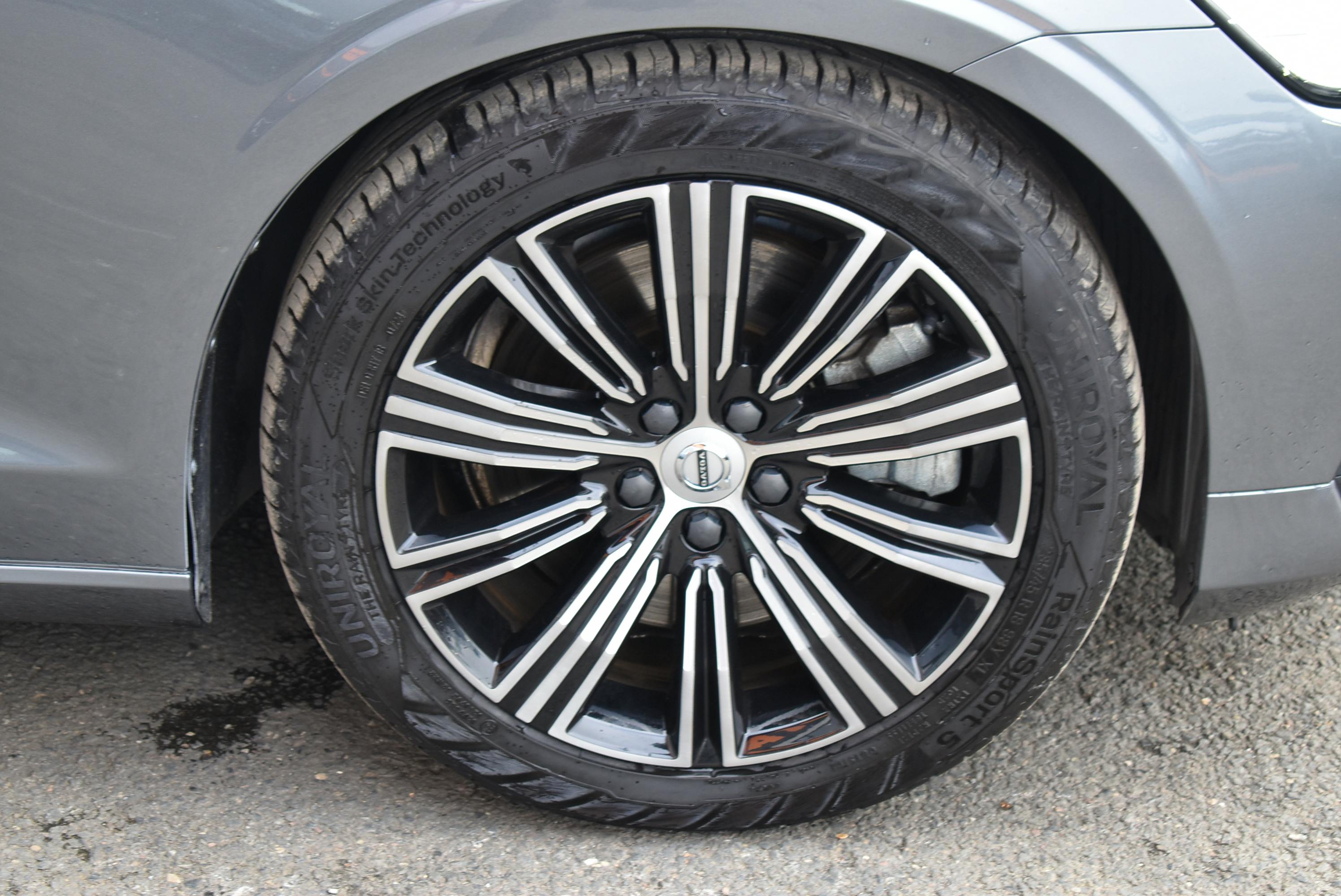Volvo S60  T8 TWIN ENGINE 303 + 87CH INSCRIPTION FIRST EDITION GEARTRONIC 8 occasion - Photo 40