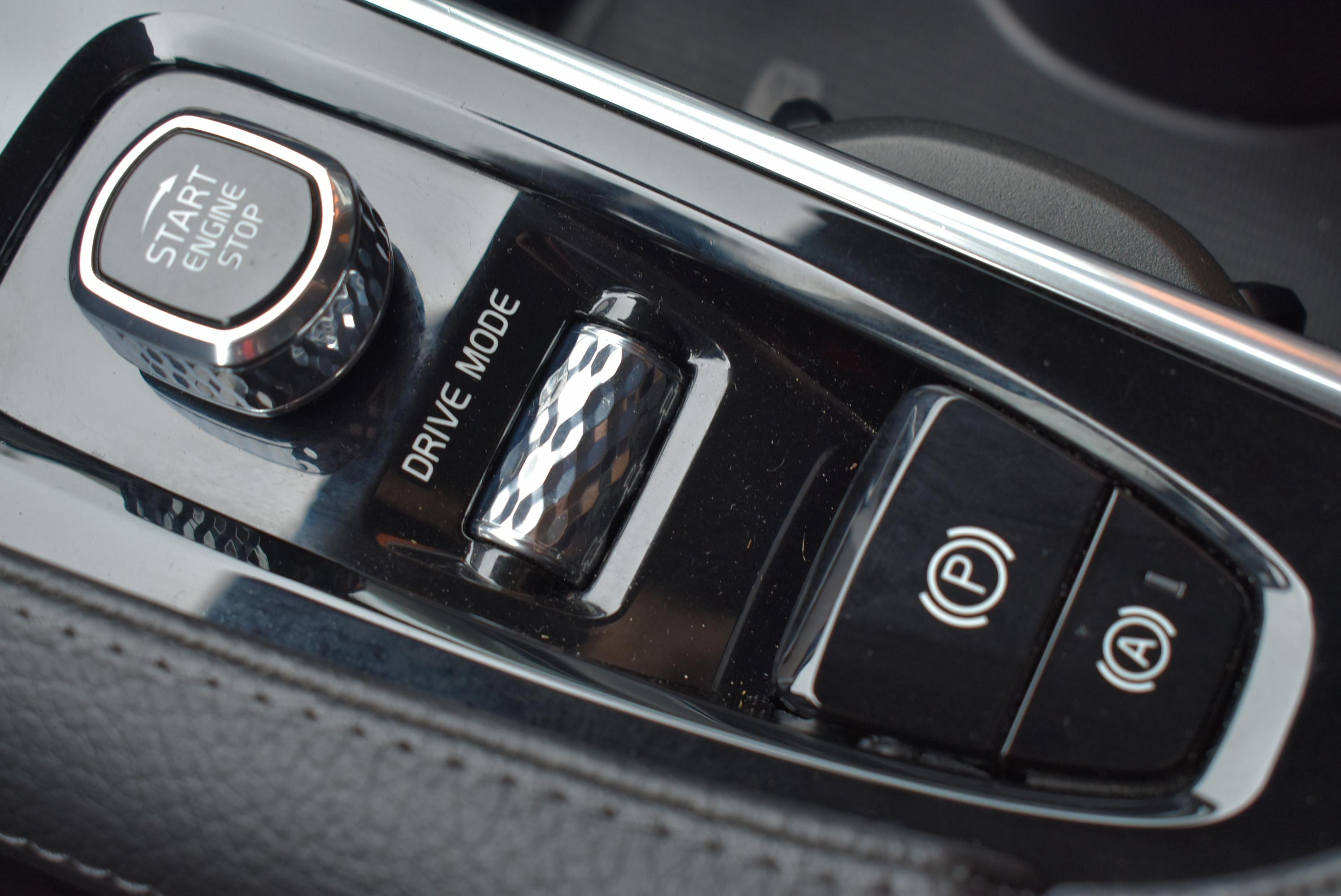 Volvo XC90  T8 AWD 303 + 87CH MOMENTUM GEARTRONIC occasion - Photo 34