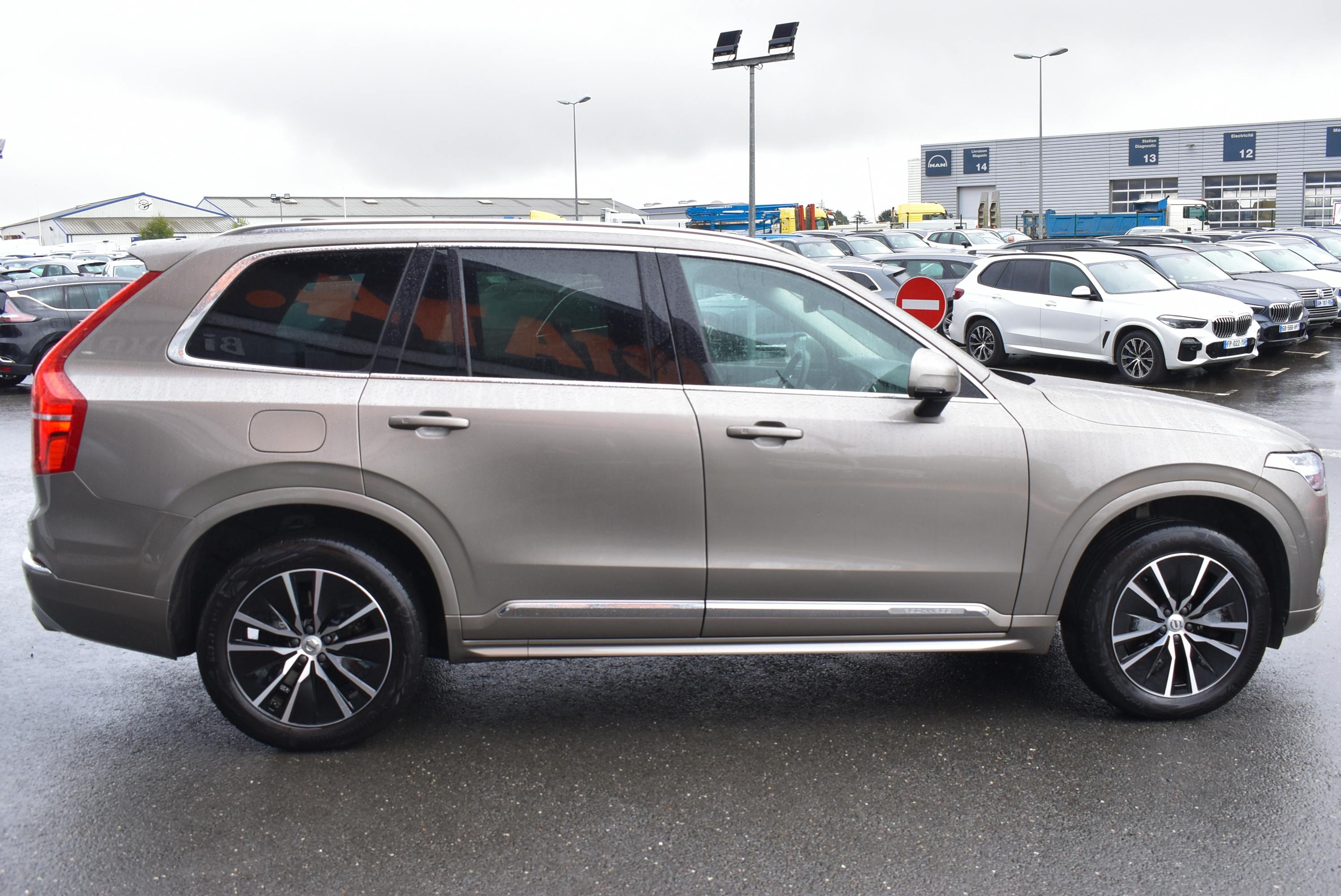 Volvo XC90  T8 AWD 303 + 87CH MOMENTUM GEARTRONIC occasion - Photo 4