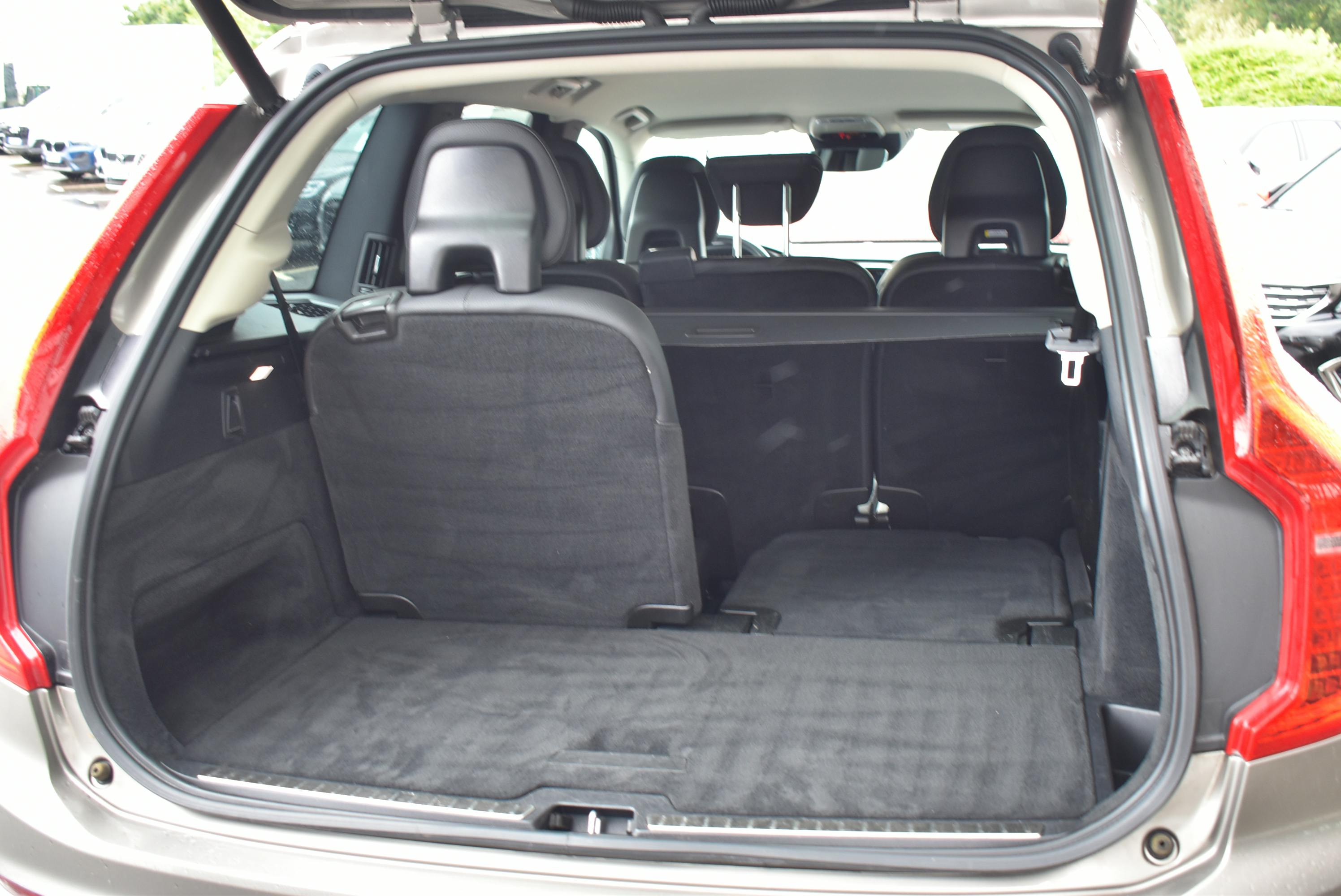 Volvo XC90  T8 AWD 303 + 87CH MOMENTUM GEARTRONIC occasion - Photo 9