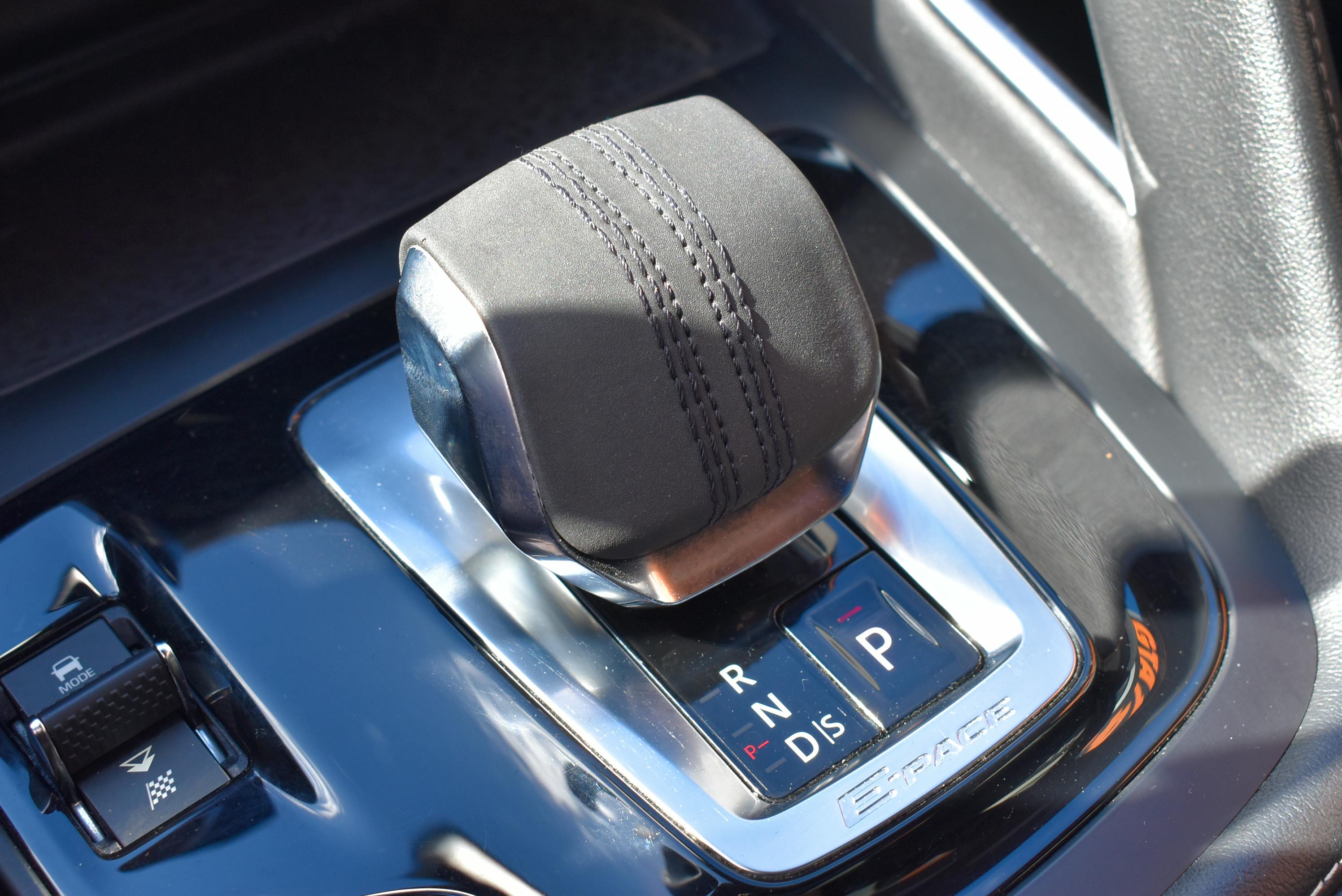 Jaguar E-Pace  P300E PHEV R-DYNAMIC SE BVA AWD occasion - Photo 27