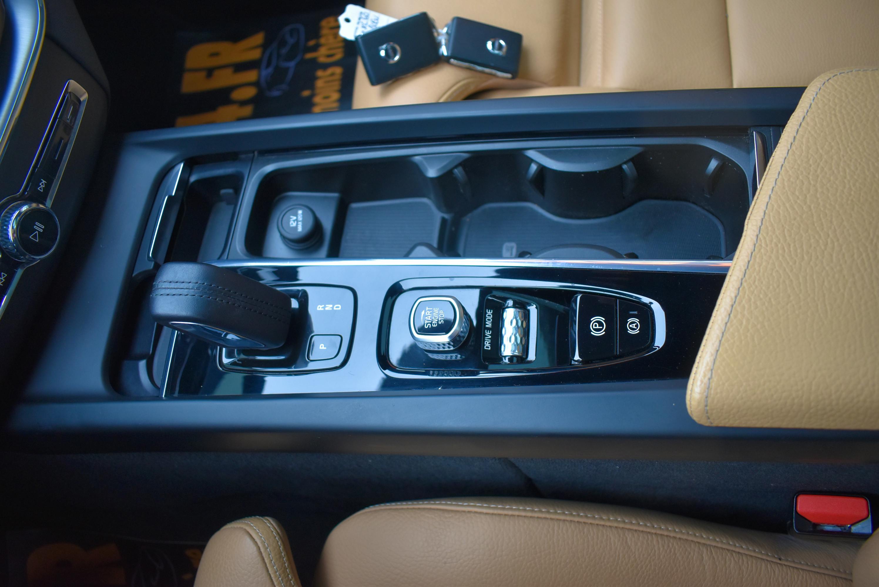 Volvo XC60  T8 TWIN ENGINE 303 + 87CH BUSINESS EXECUTIVE GEARTRONIC occasion - Photo 14