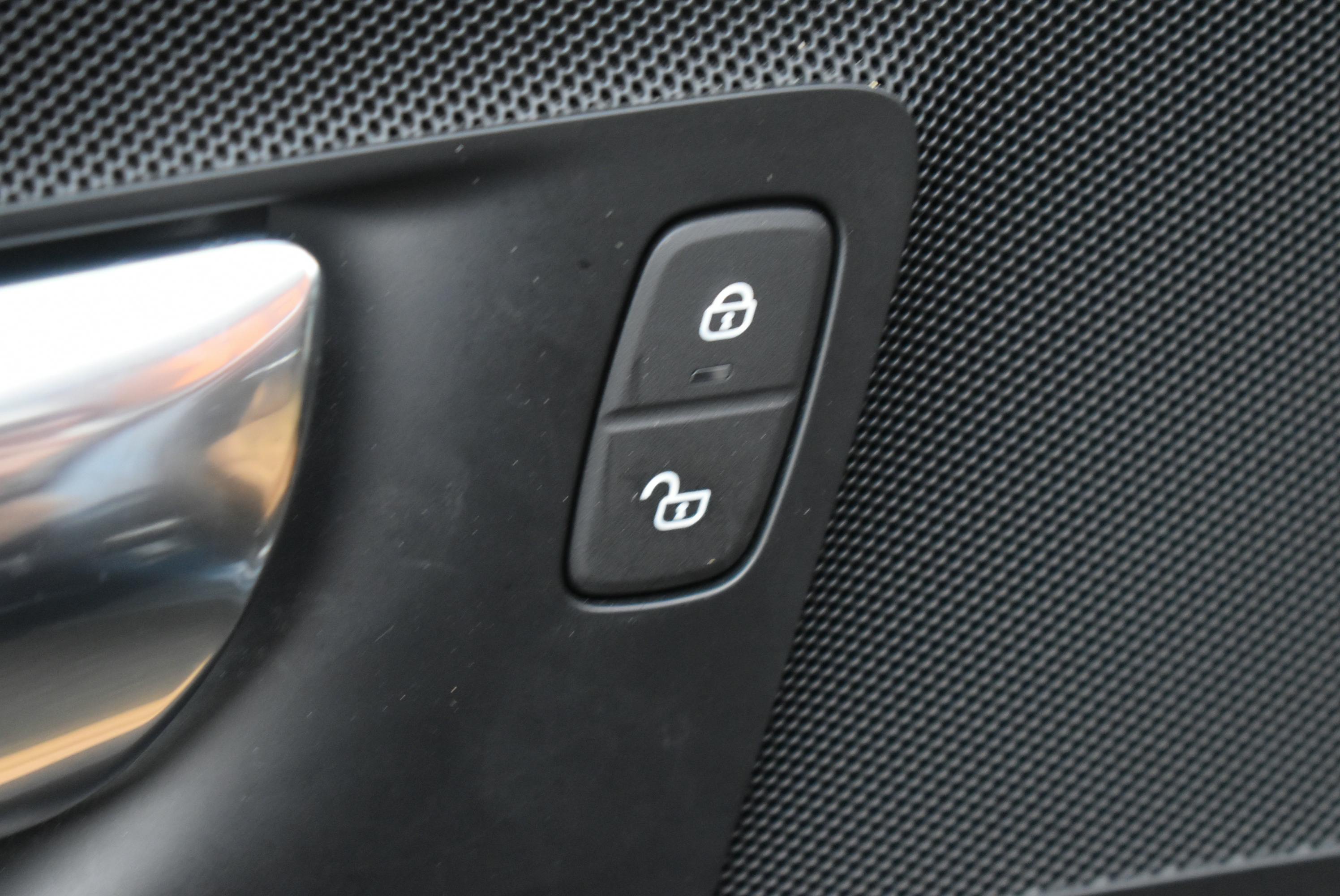 Volvo XC60  T8 TWIN ENGINE 303 + 87CH BUSINESS EXECUTIVE GEARTRONIC occasion - Photo 21