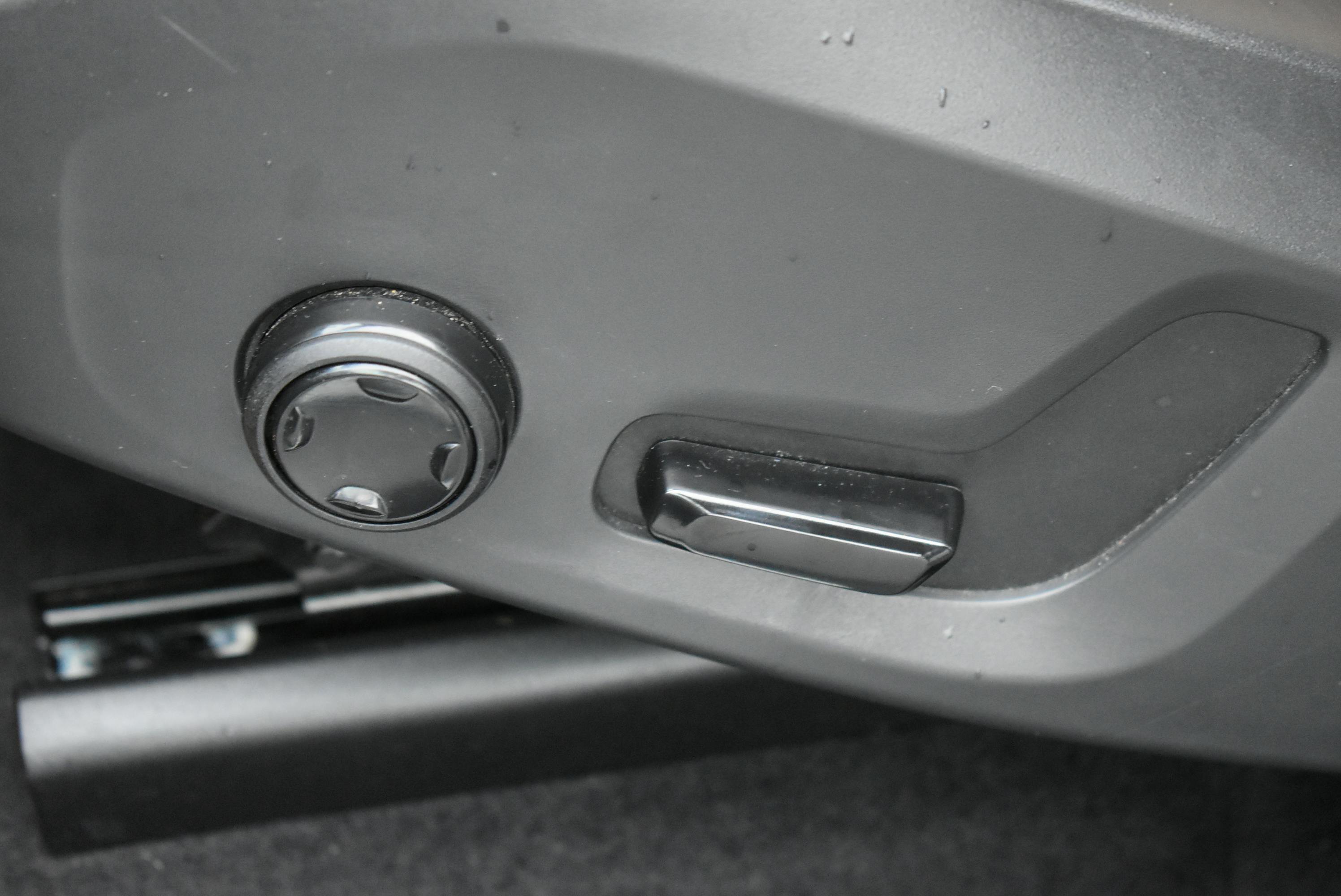 Volvo XC60  T8 TWIN ENGINE 303 + 87CH BUSINESS EXECUTIVE GEARTRONIC occasion - Photo 22