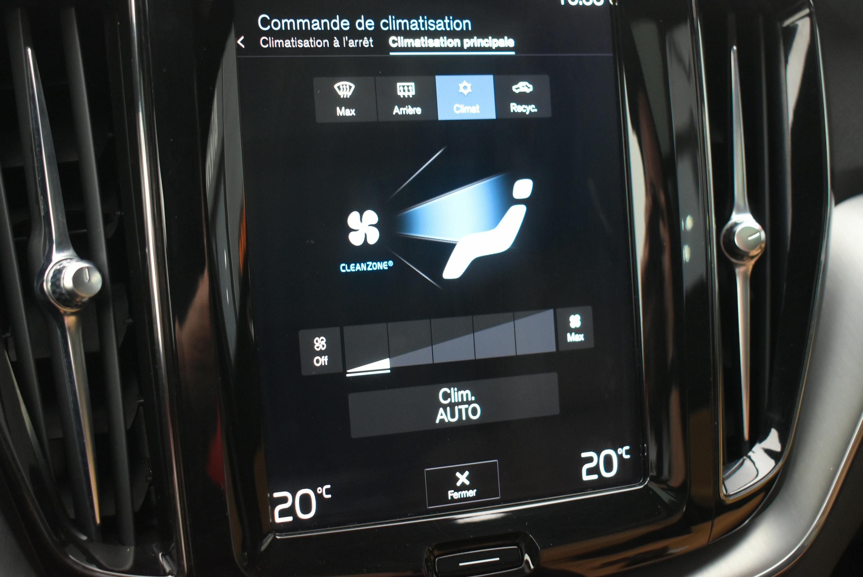 Volvo XC60  T8 TWIN ENGINE 303 + 87CH BUSINESS EXECUTIVE GEARTRONIC occasion - Photo 28