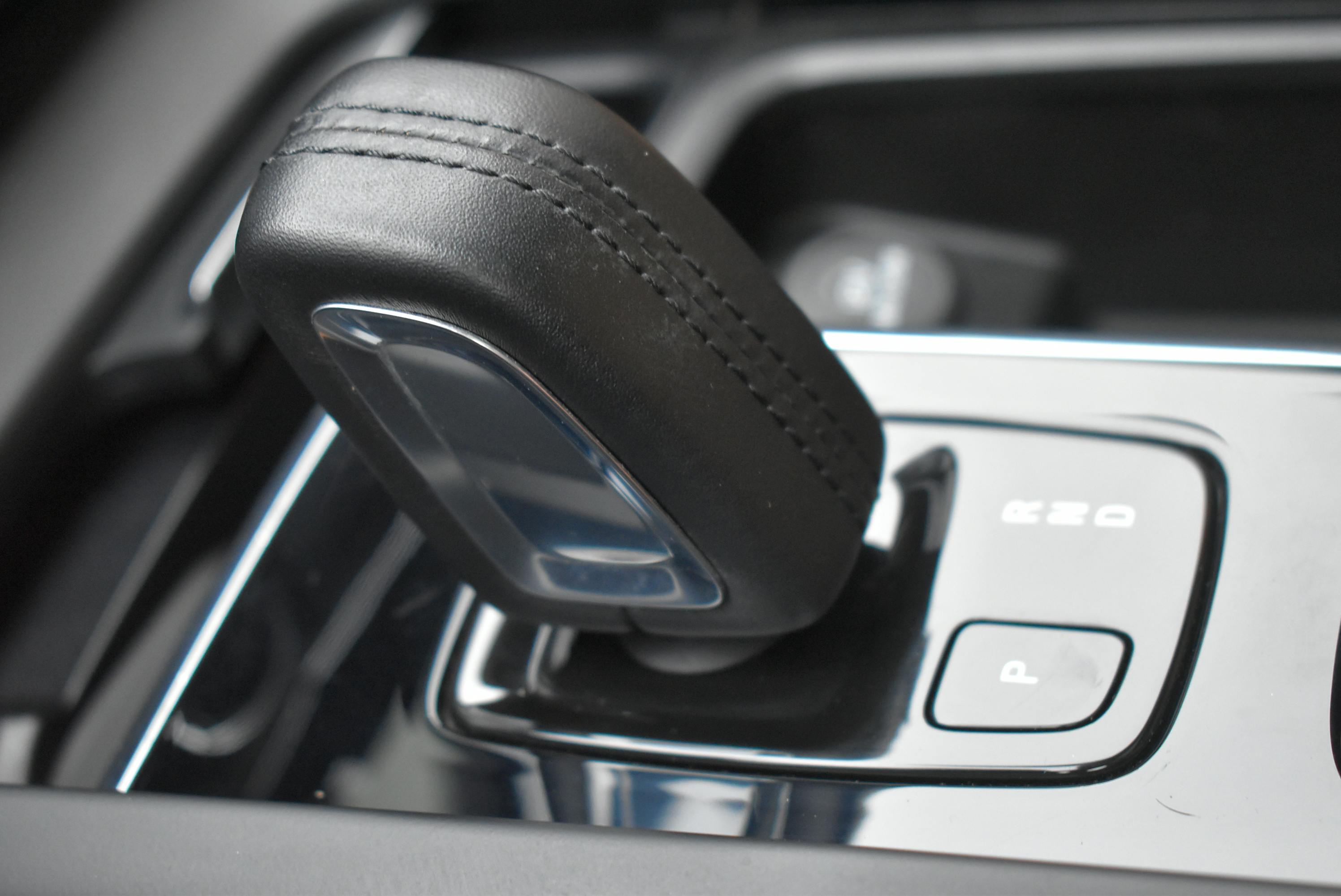 Volvo XC60  T8 TWIN ENGINE 303 + 87CH BUSINESS EXECUTIVE GEARTRONIC occasion - Photo 33