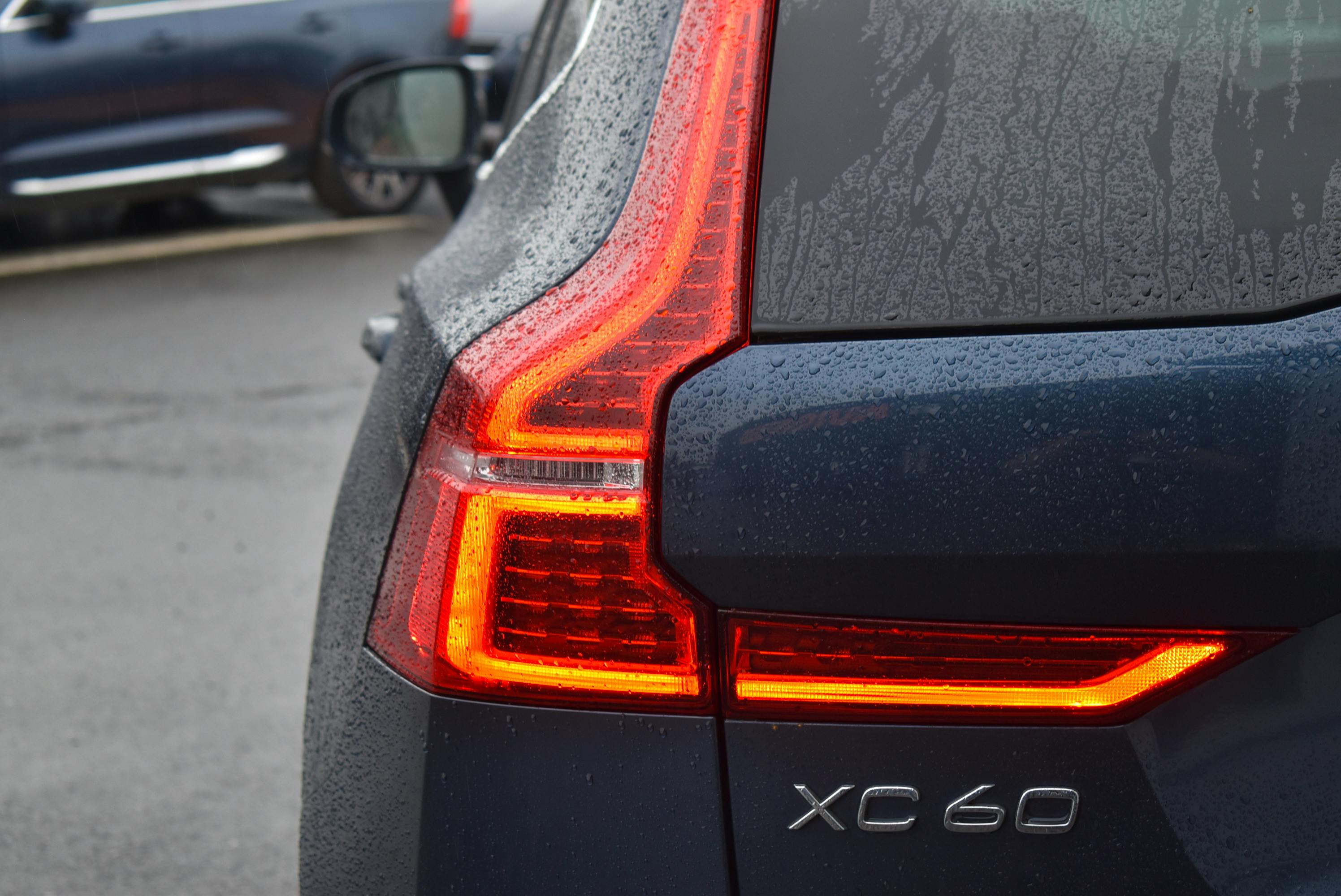 Volvo XC60  T8 TWIN ENGINE 303 + 87CH BUSINESS EXECUTIVE GEARTRONIC occasion - Photo 40
