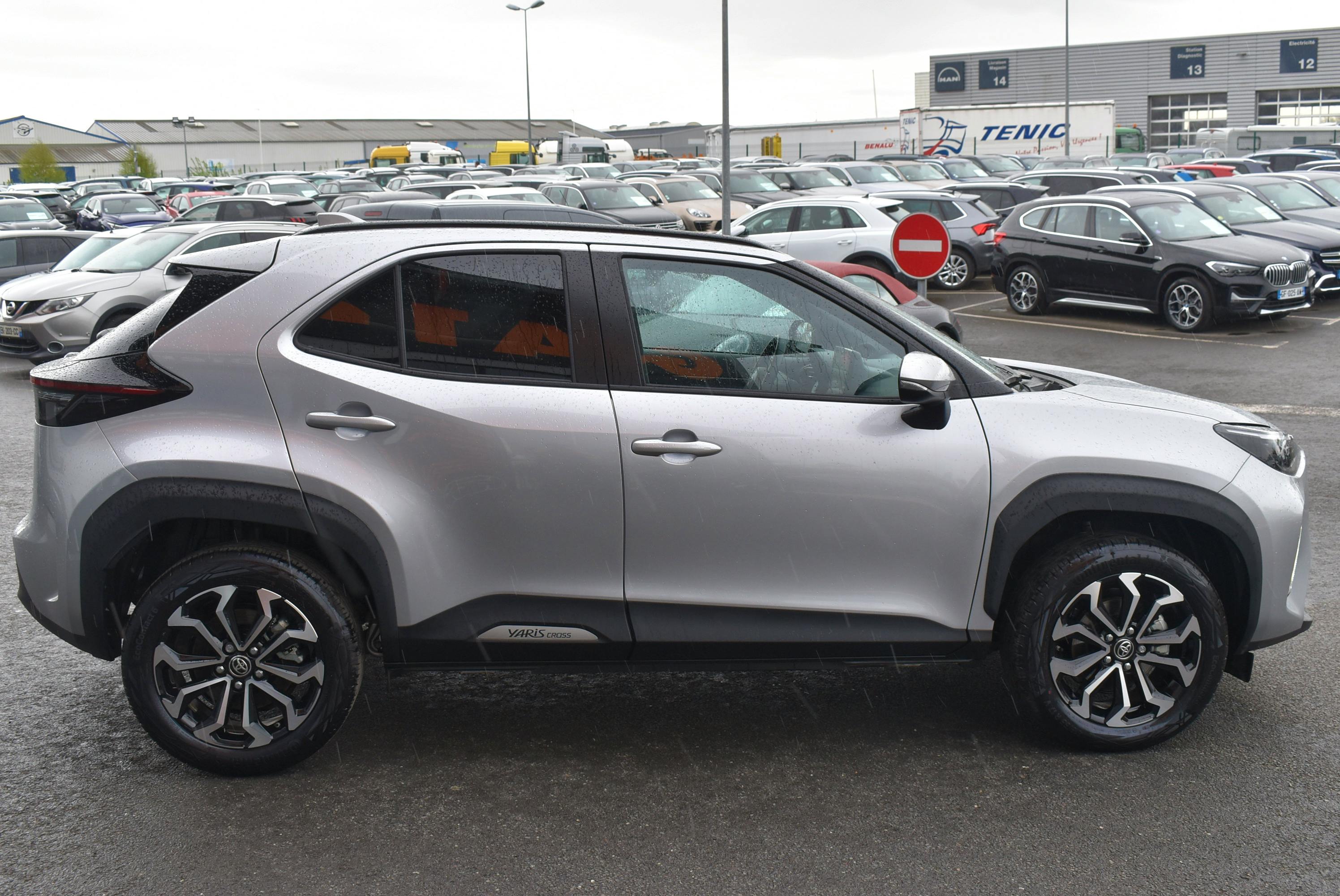 Toyota YARIS CROSS  116H DESIGN MC24 occasion - Photo 4