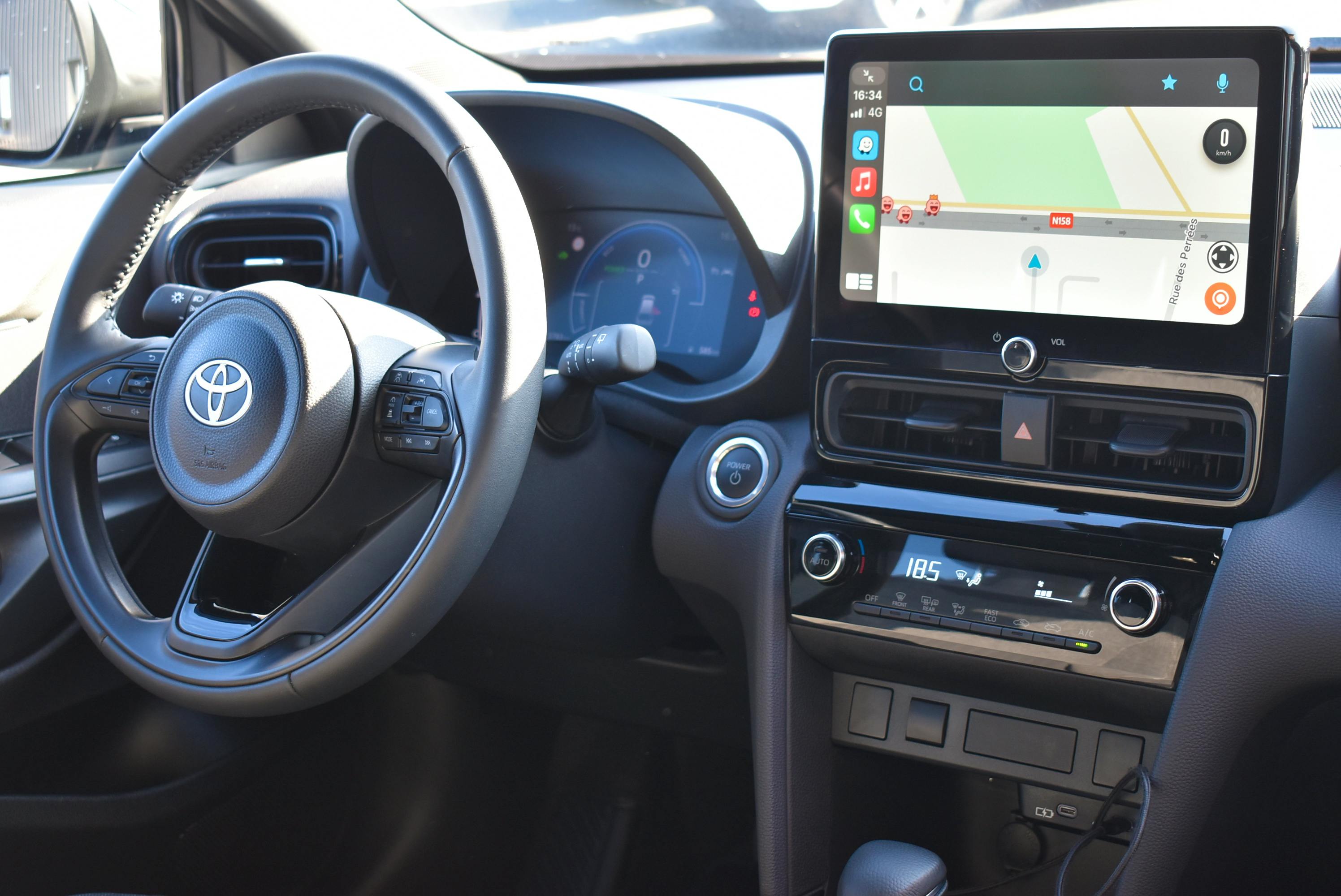 Toyota YARIS CROSS  116H DESIGN MC24 occasion - Photo 6