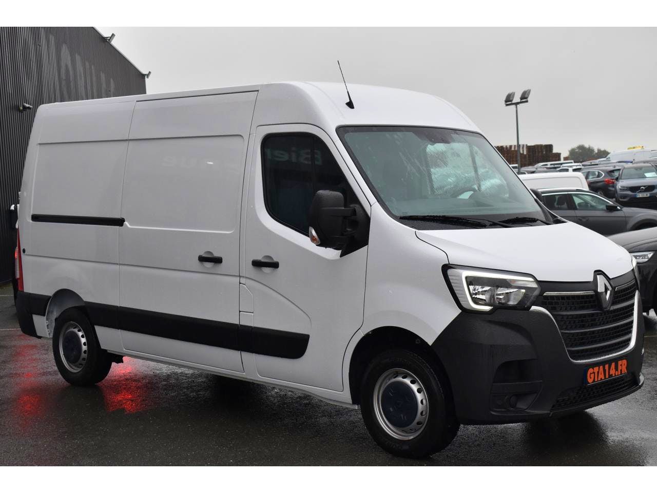 Renault Master  F3300 L2H2 2.3 BLUE DCI 135CH CONFORT EURO6E occasion - Photo 3
