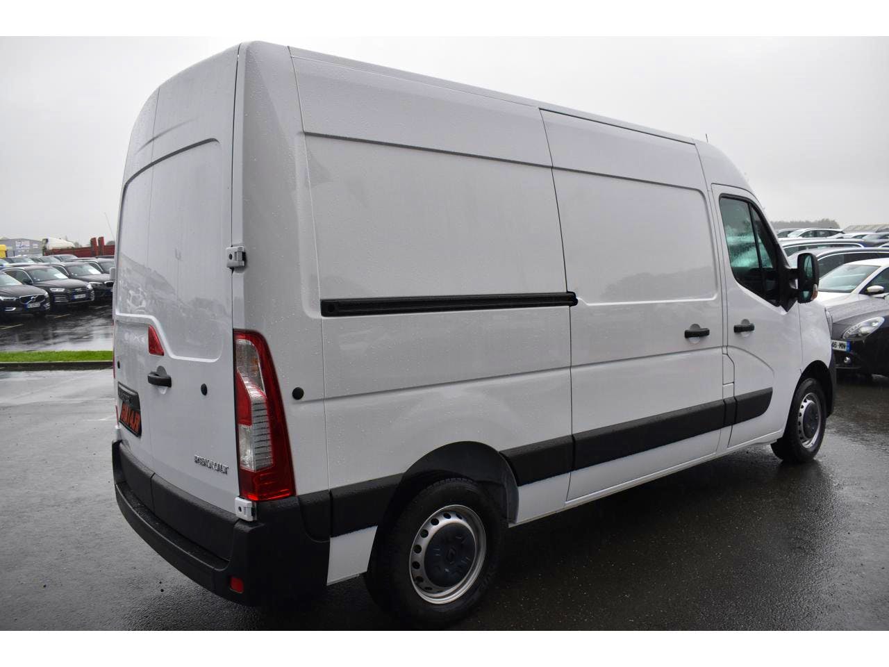 Renault Master  F3300 L2H2 2.3 BLUE DCI 135CH CONFORT EURO6E occasion - Photo 4