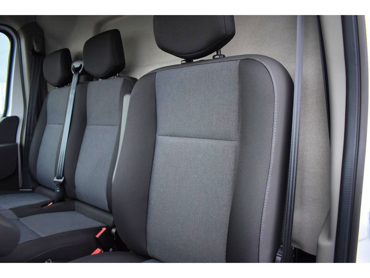 Renault Master  F3300 L2H2 2.3 BLUE DCI 135CH CONFORT EURO6E occasion - Photo 8