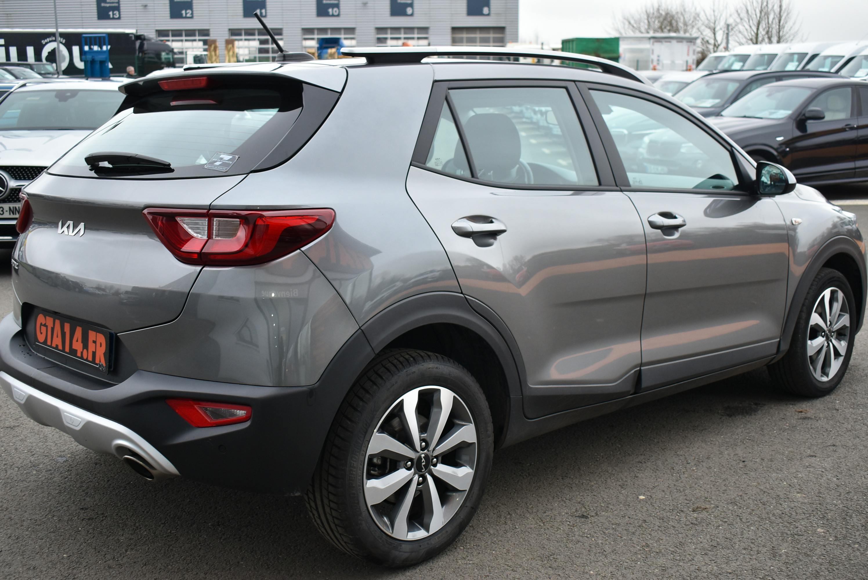 Kia Stonic  1.0 T-GDI 100CH ACTIVE BUSINESS DCT7 occasion - Photo 2