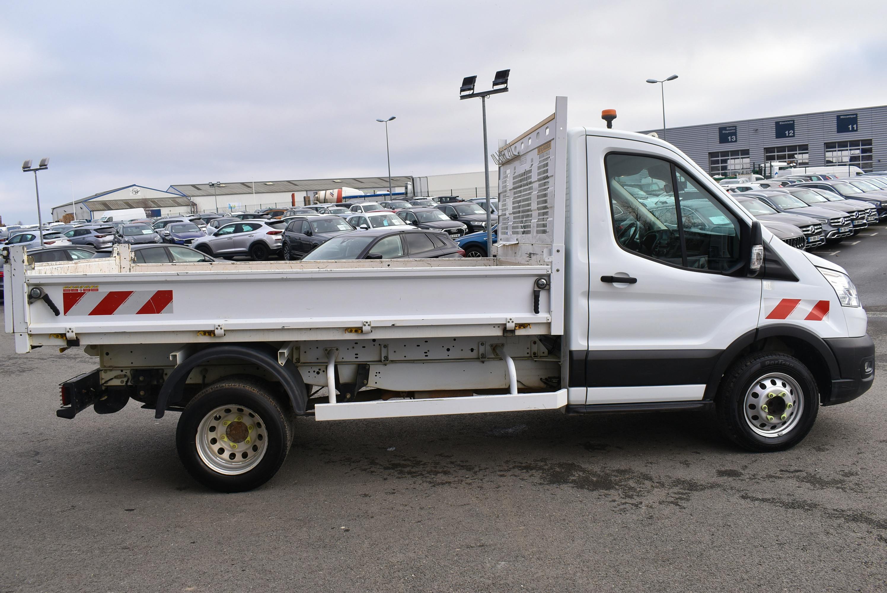 Ford Transit  P350 L2 RJ HD 2.0 ECOBLUE 170CH S&S TREND BUSINESS occasion - Photo 4