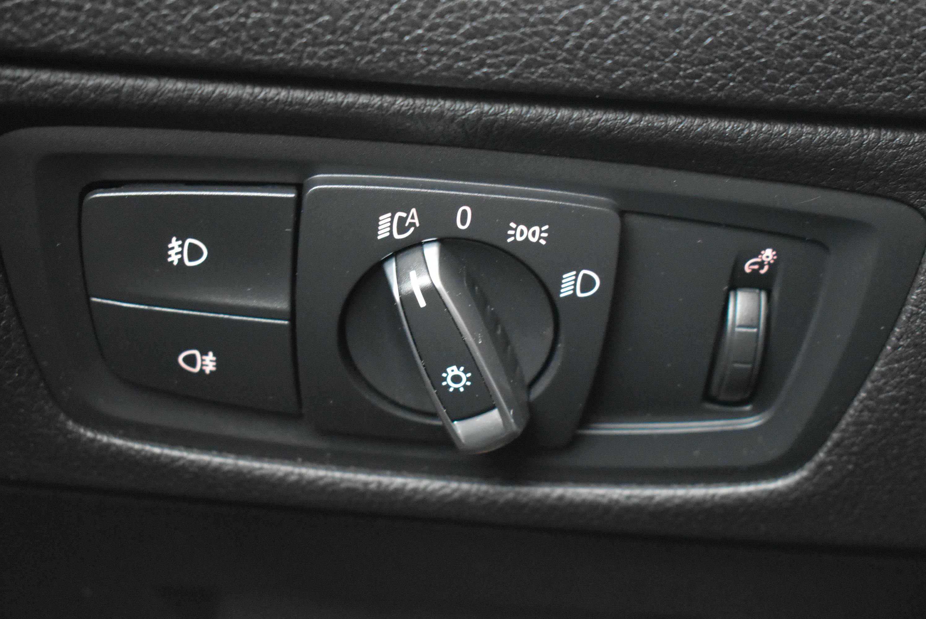 BMW Série 1 (F21/20)  120IA 184CH LOUNGE 5P EURO6D-T occasion - Photo 21