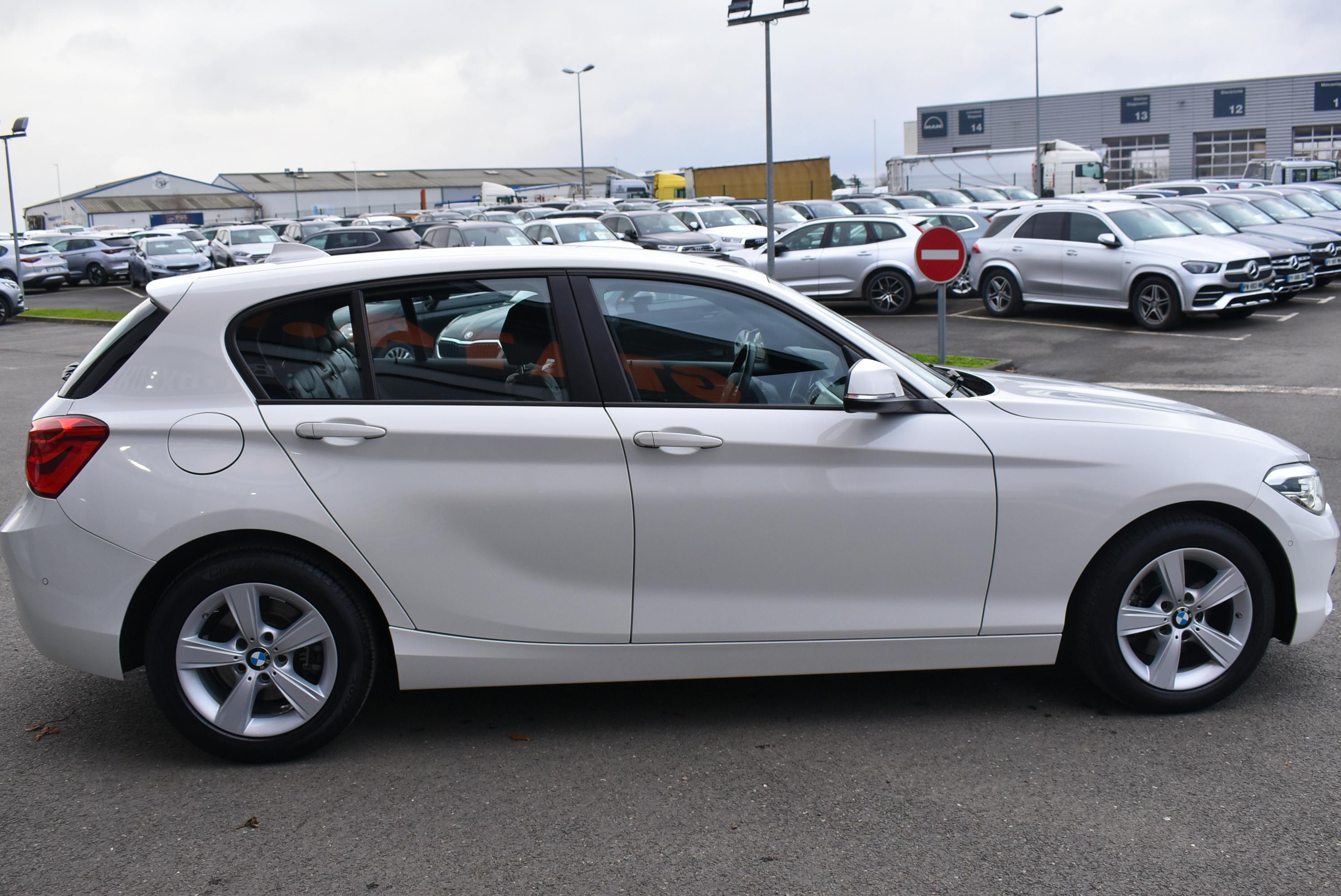 BMW Série 1 (F21/20)  120IA 184CH LOUNGE 5P EURO6D-T occasion - Photo 4