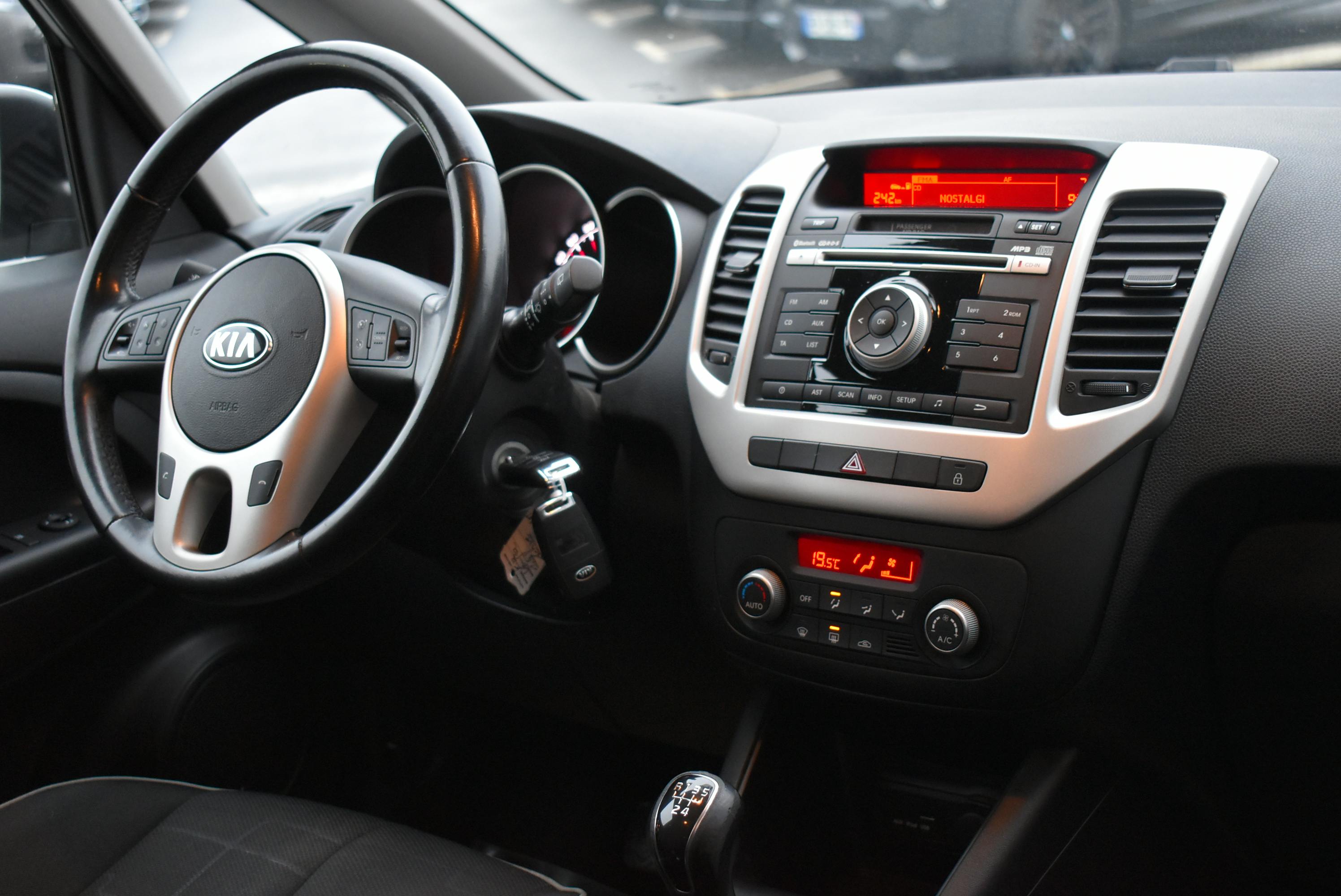 Kia Venga  1.4 90CH ACTIVE ISG occasion - Photo 6