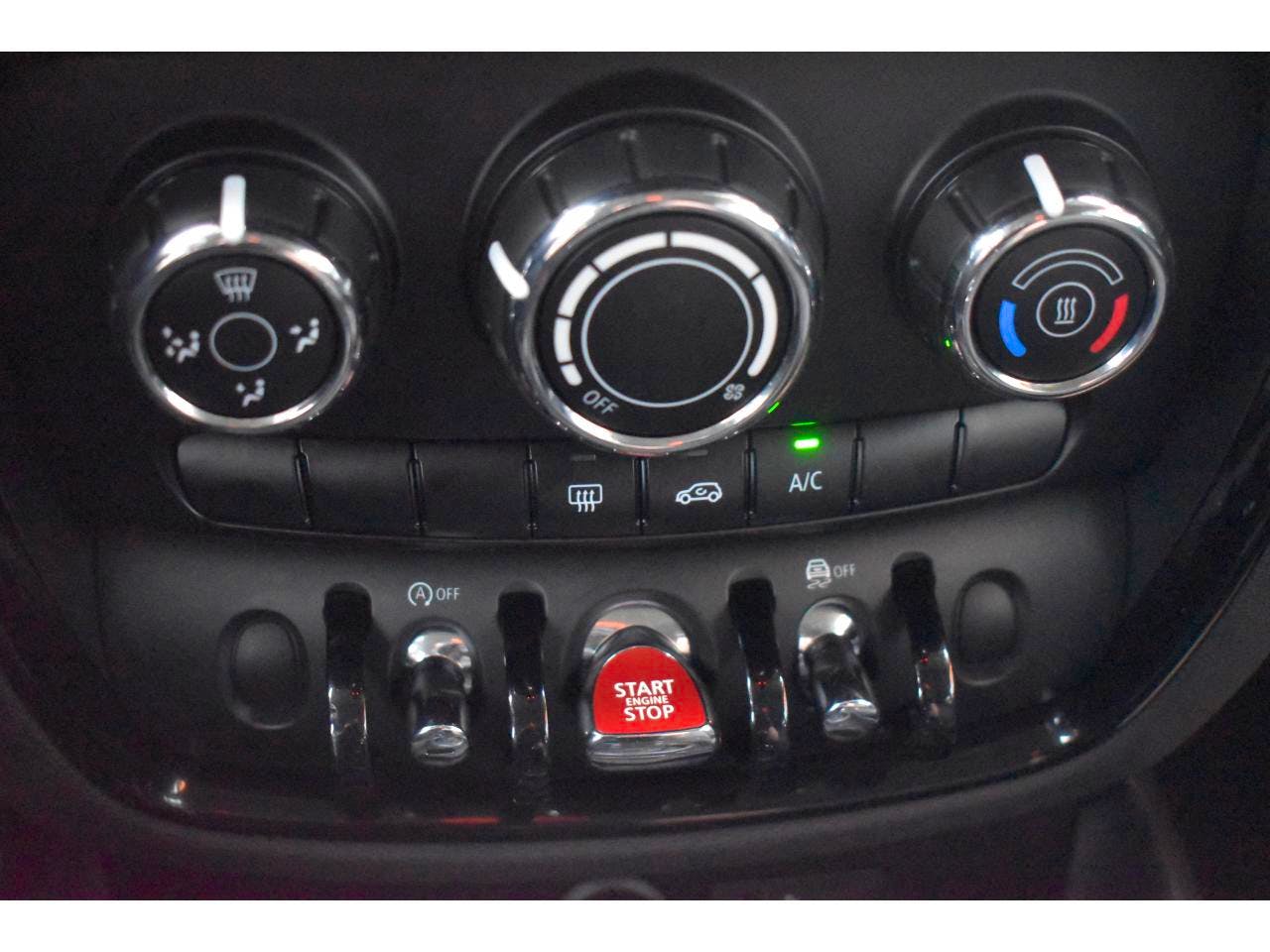 Mini Mini Clubman  ONE  102CH BUSINESS DESIGN BVA7 5CV occasion - Photo 13