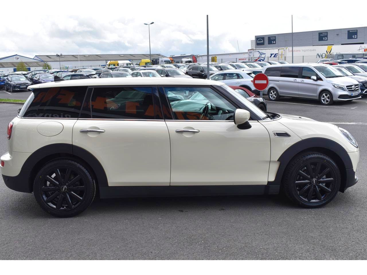 Mini Mini Clubman  ONE  102CH BUSINESS DESIGN BVA7 5CV occasion - Photo 4