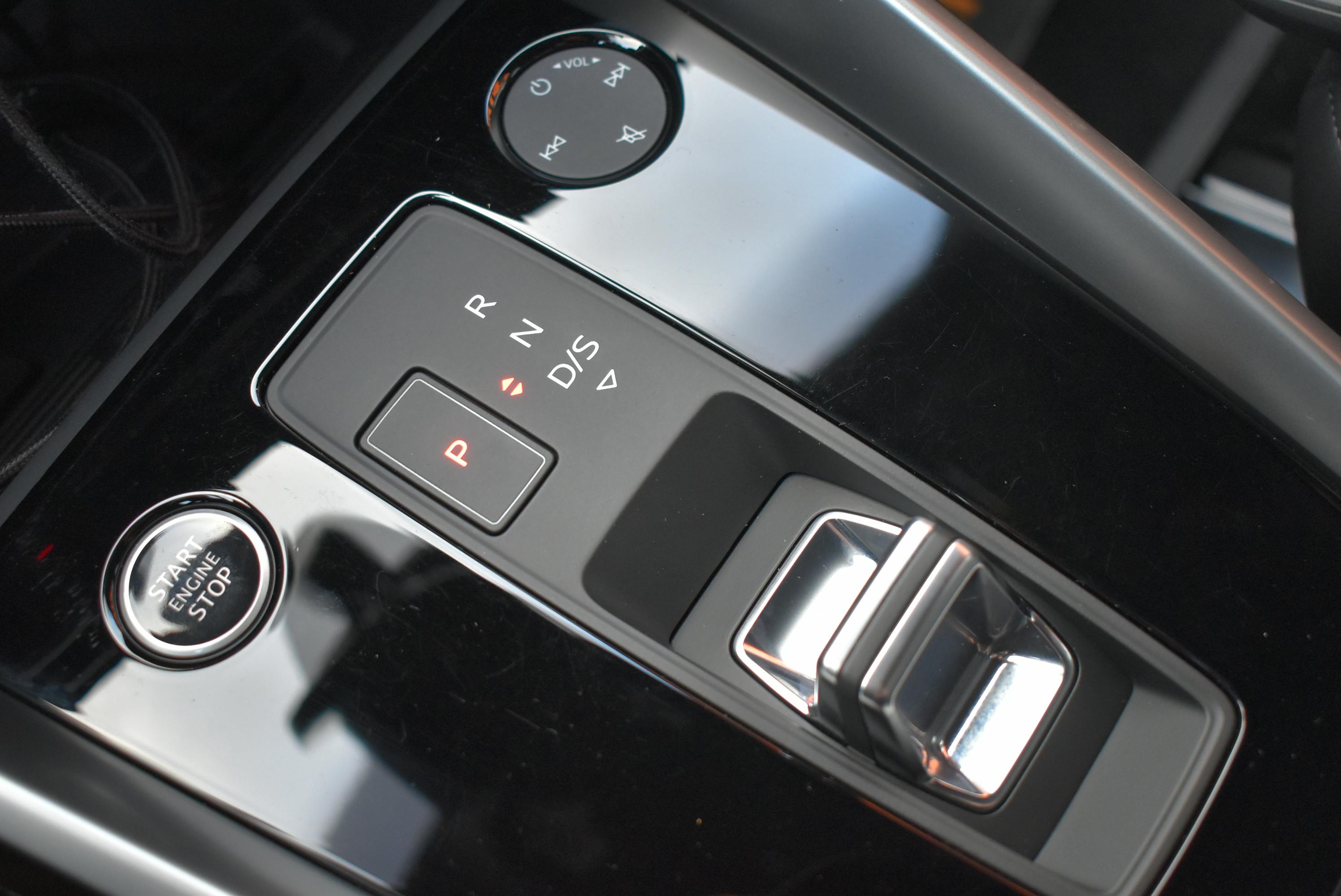 Audi A3 Sportback  30 TFSI 110CH MILD HYBRID DESIGN LUXE S TRONIC 7 occasion - Photo 35