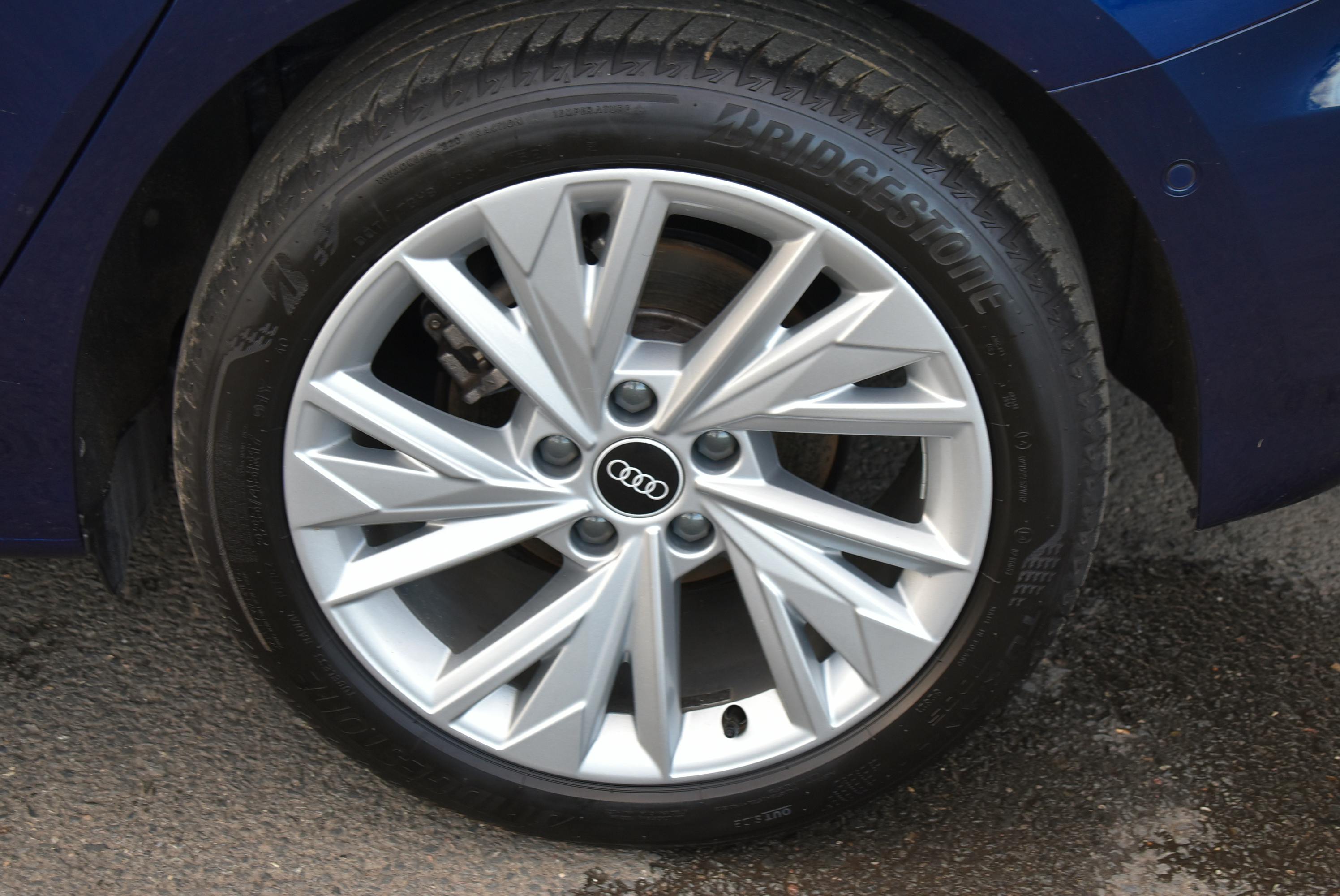 Audi A3 Sportback  30 TFSI 110CH MILD HYBRID DESIGN LUXE S TRONIC 7 occasion - Photo 40