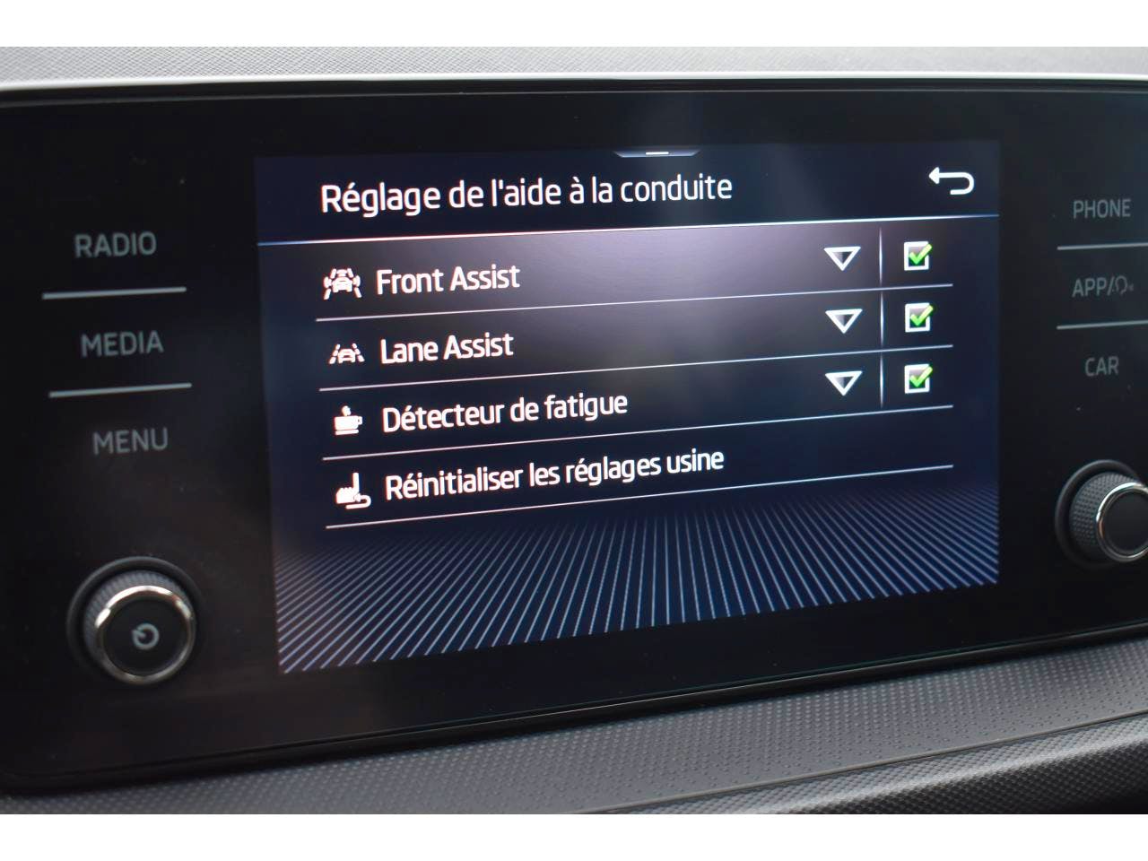 Skoda Fabia  1.0 TSI 95 ch BVM5 Ambition + CARPLAY occasion - Photo 27