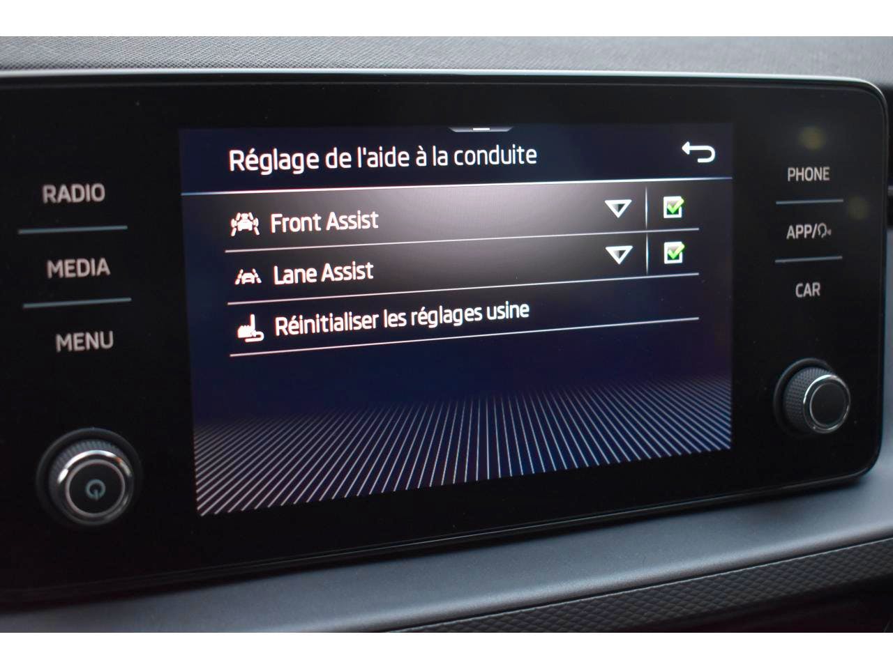 Skoda Scala  1.0 TSI 110CH AMBITION PACK DESIGN + CONFORT + CARPLAY occasion - Photo 29