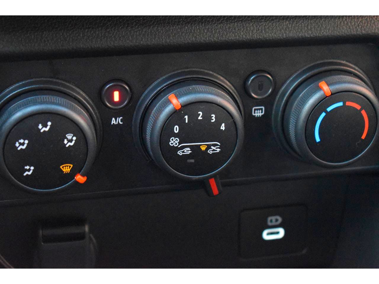 Dacia Jogger  TCe 110 7 places Expression +CAMERA + CARPLAY occasion - Photo 13