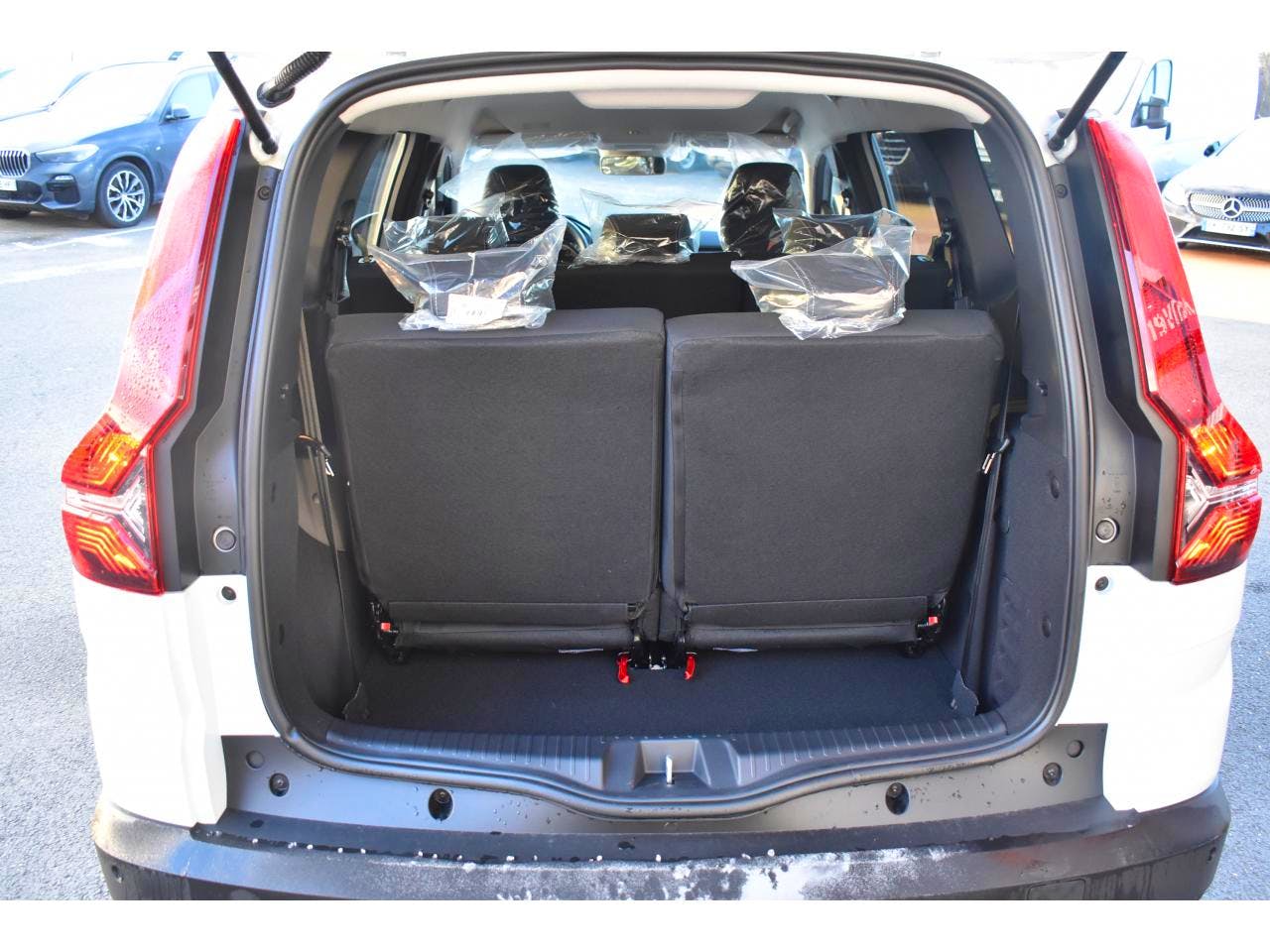 Dacia Jogger  TCe 110 7 places Expression +CAMERA + CARPLAY occasion - Photo 9