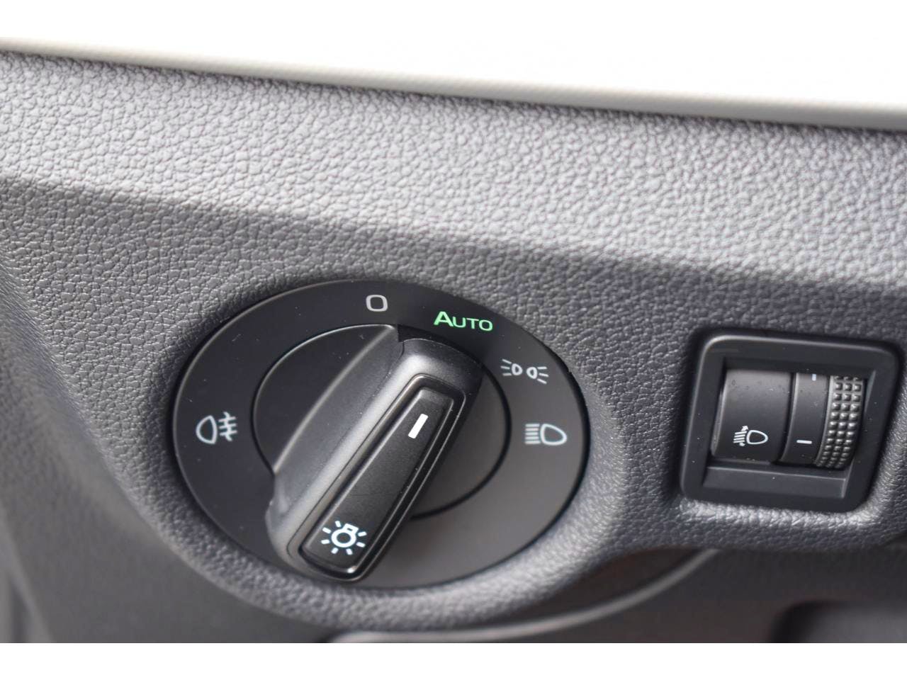 Skoda Kamiq  1.0 TSI Evo 110 ch BVM6 Ambition + CARPLAY occasion - Photo 21