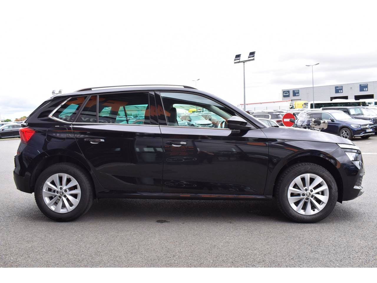 Skoda Kamiq  1.0 TSI Evo 110 ch BVM6 Ambition + CARPLAY occasion - Photo 4