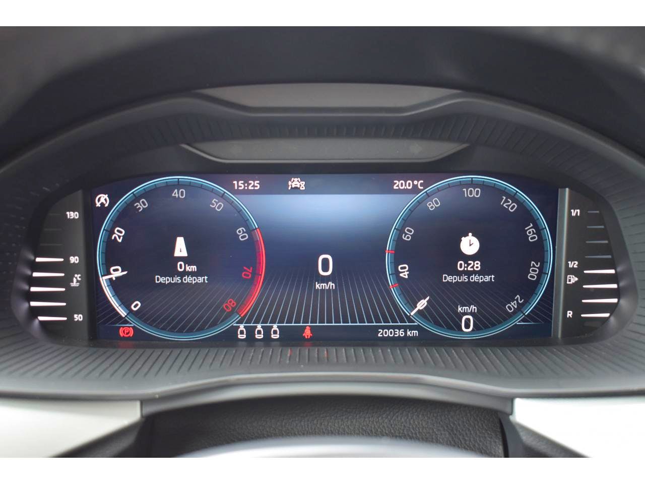 Skoda Kamiq  1.0 TSI Evo 110 ch BVM6 Ambition + CARPLAY occasion - Photo 8
