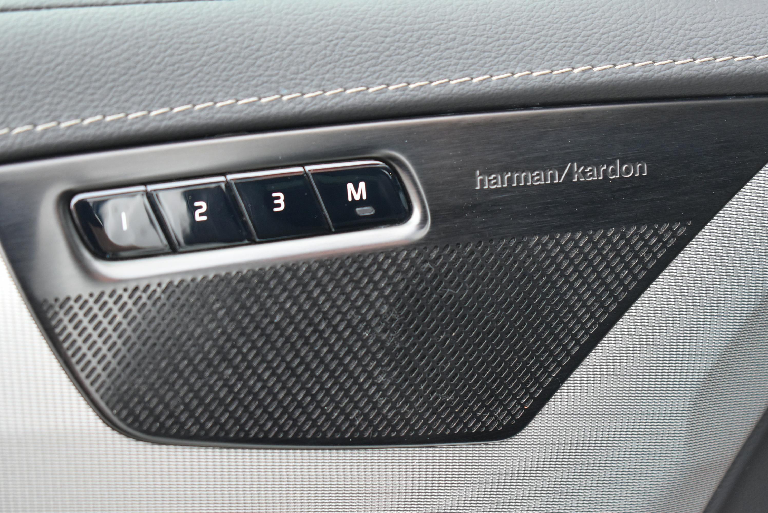 Volvo XC90  T8 AWD 303 + 87CH R-DESIGN GEARTRONIC occasion - Photo 11