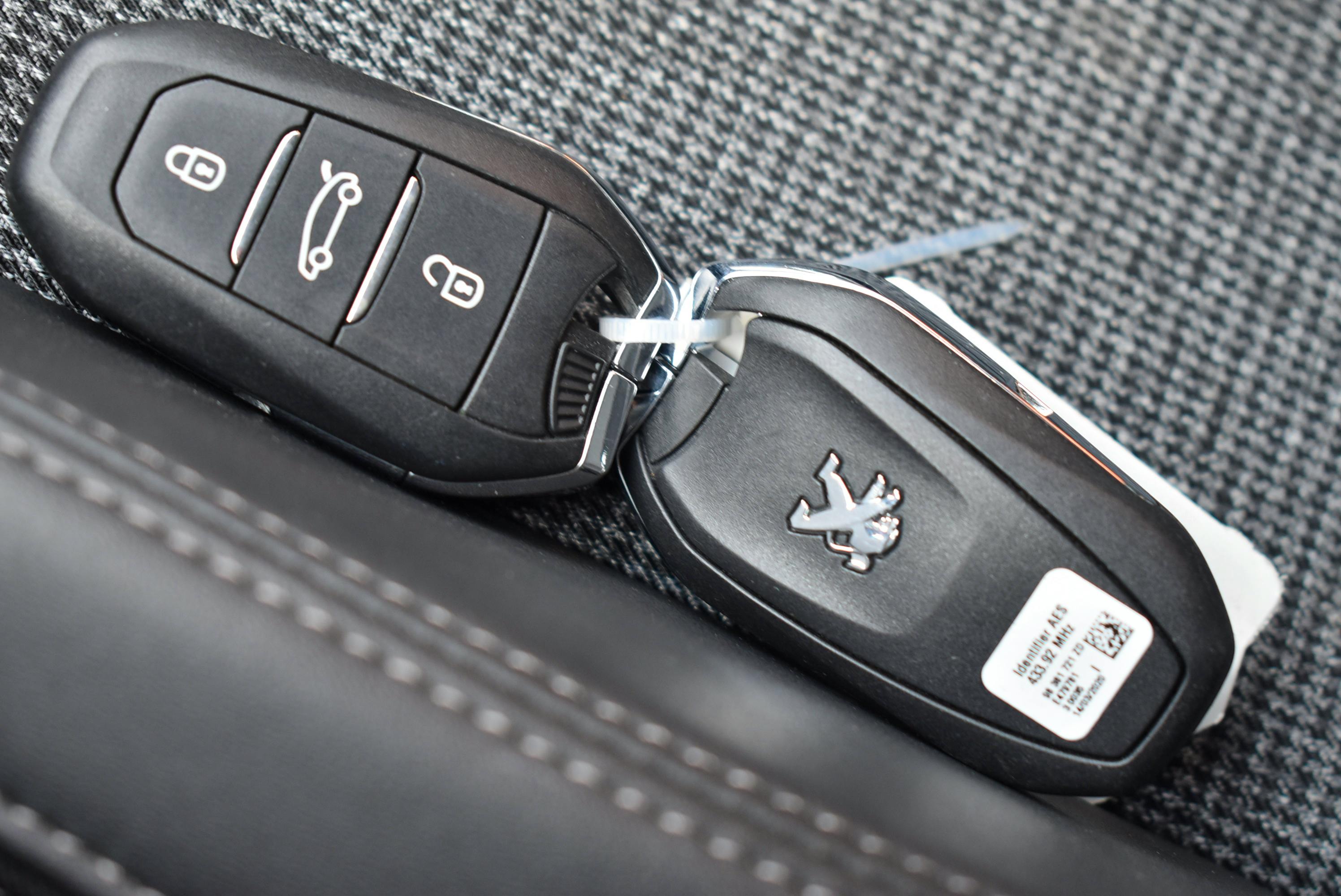 Peugeot 3008  HYBRID 225CH ALLURE E-EAT8 10CV occasion - Photo 39