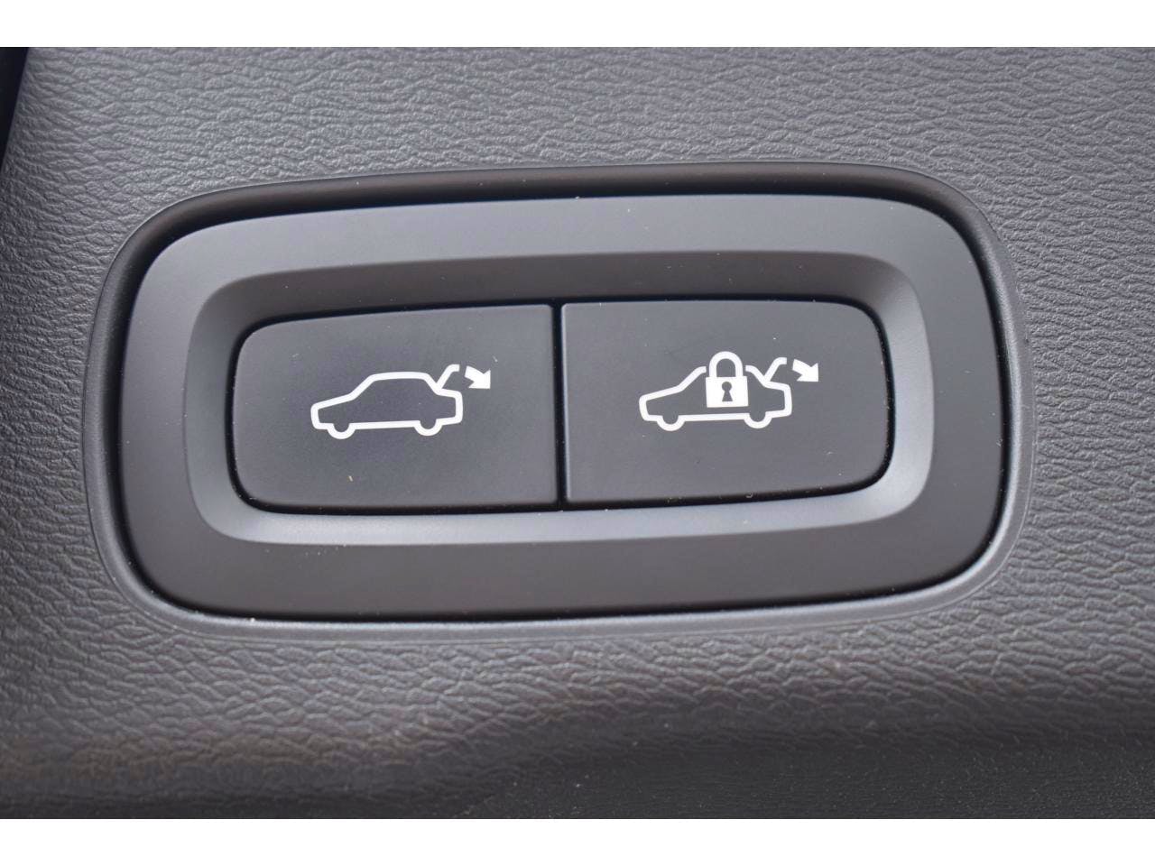 Volvo XC60  T8 Twin Engine 303 ch + 87 ch Geartronic 8 Inscription Luxe occasion - Photo 10