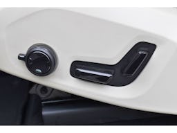Volvo XC60  T8 Twin Engine 303 ch + 87 ch Geartronic 8 Inscription Luxe occasion - Photo 11