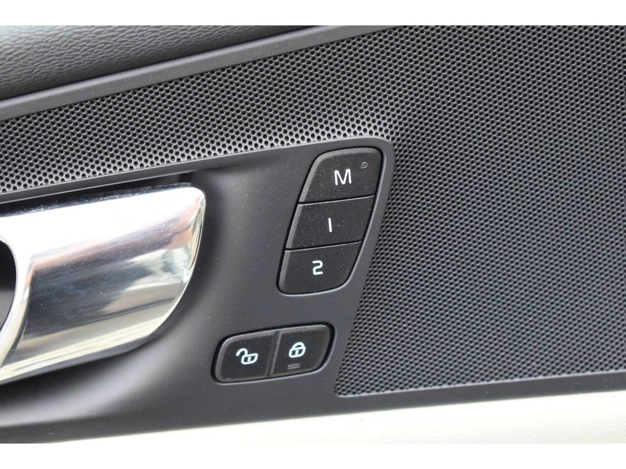 Volvo XC60  T8 Twin Engine 303 ch + 87 ch Geartronic 8 Inscription Luxe occasion - Photo 22