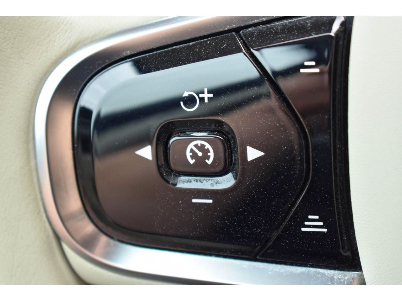 Volvo XC60  T8 Twin Engine 303 ch + 87 ch Geartronic 8 Inscription Luxe occasion - Photo 23