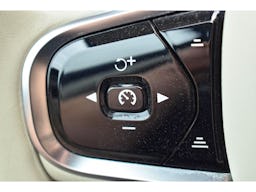 Volvo XC60  T8 Twin Engine 303 ch + 87 ch Geartronic 8 Inscription Luxe occasion - Photo 23