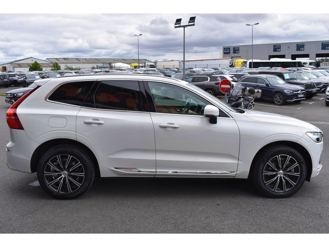 Volvo XC60  T8 Twin Engine 303 ch + 87 ch Geartronic 8 Inscription Luxe occasion - Photo 4